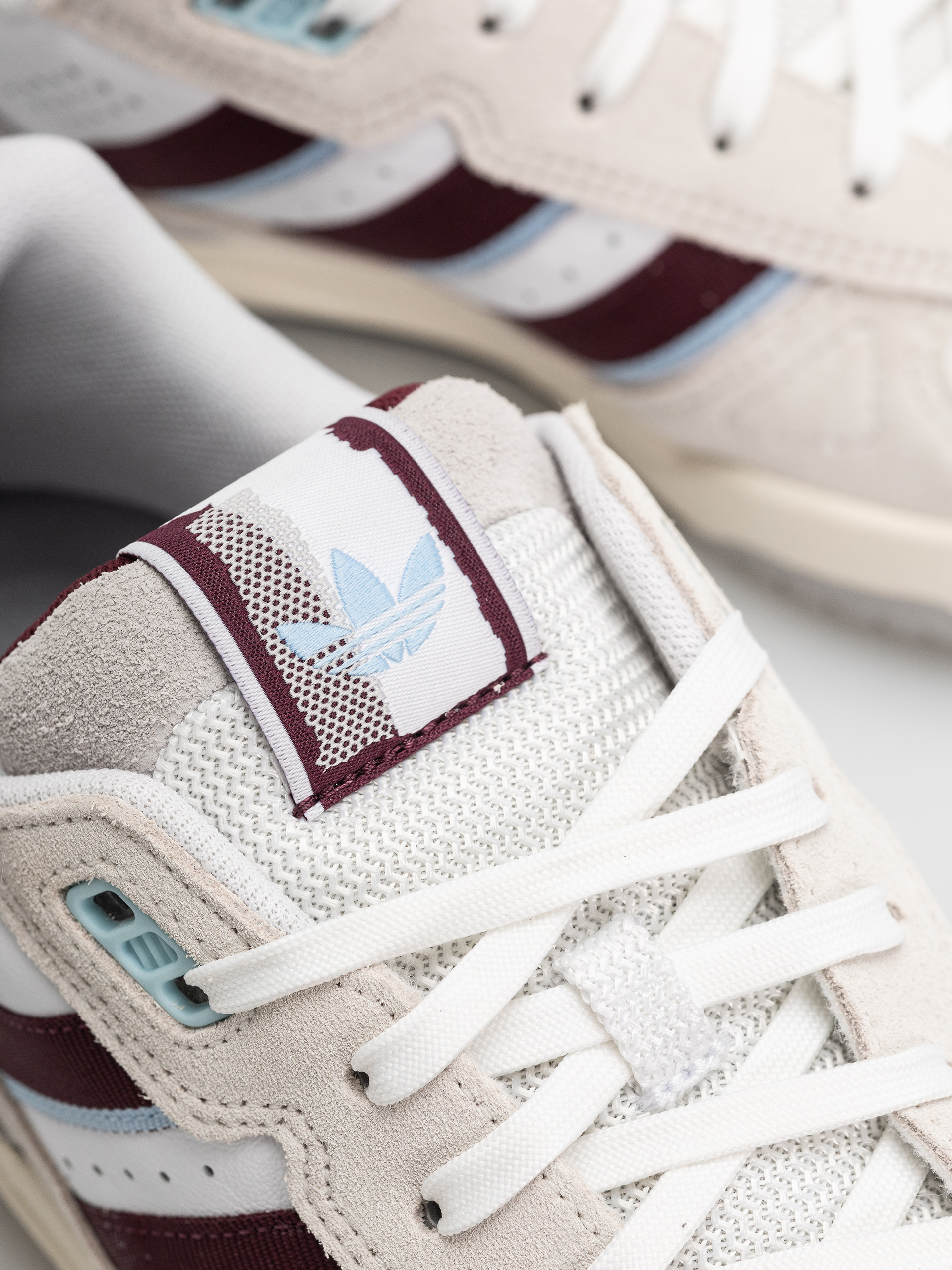 adidas Tekkira Cup Shoes (ftwwht/maroon/clesky)
