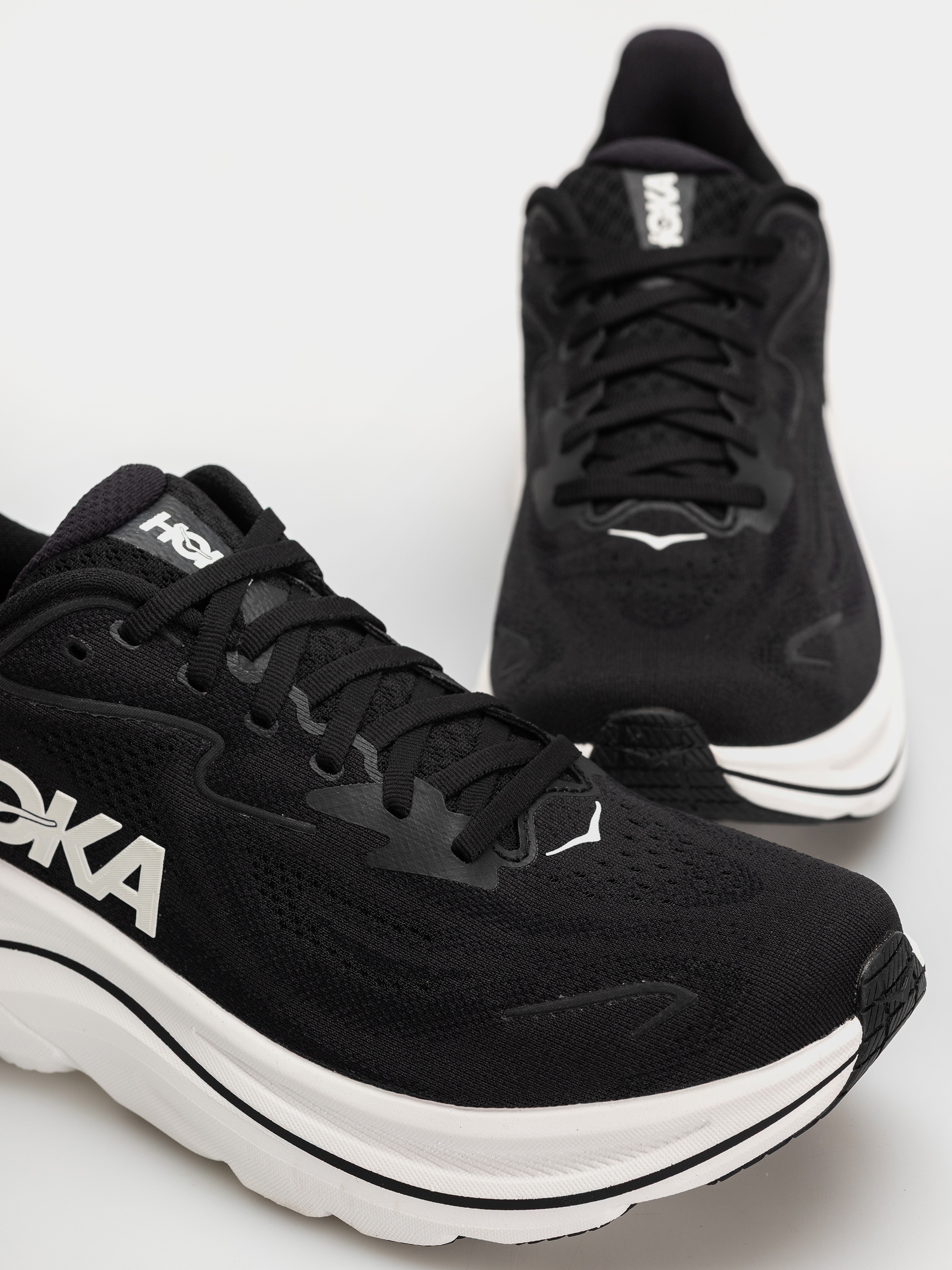 Hoka Clifton 10 Shoes (black/white)