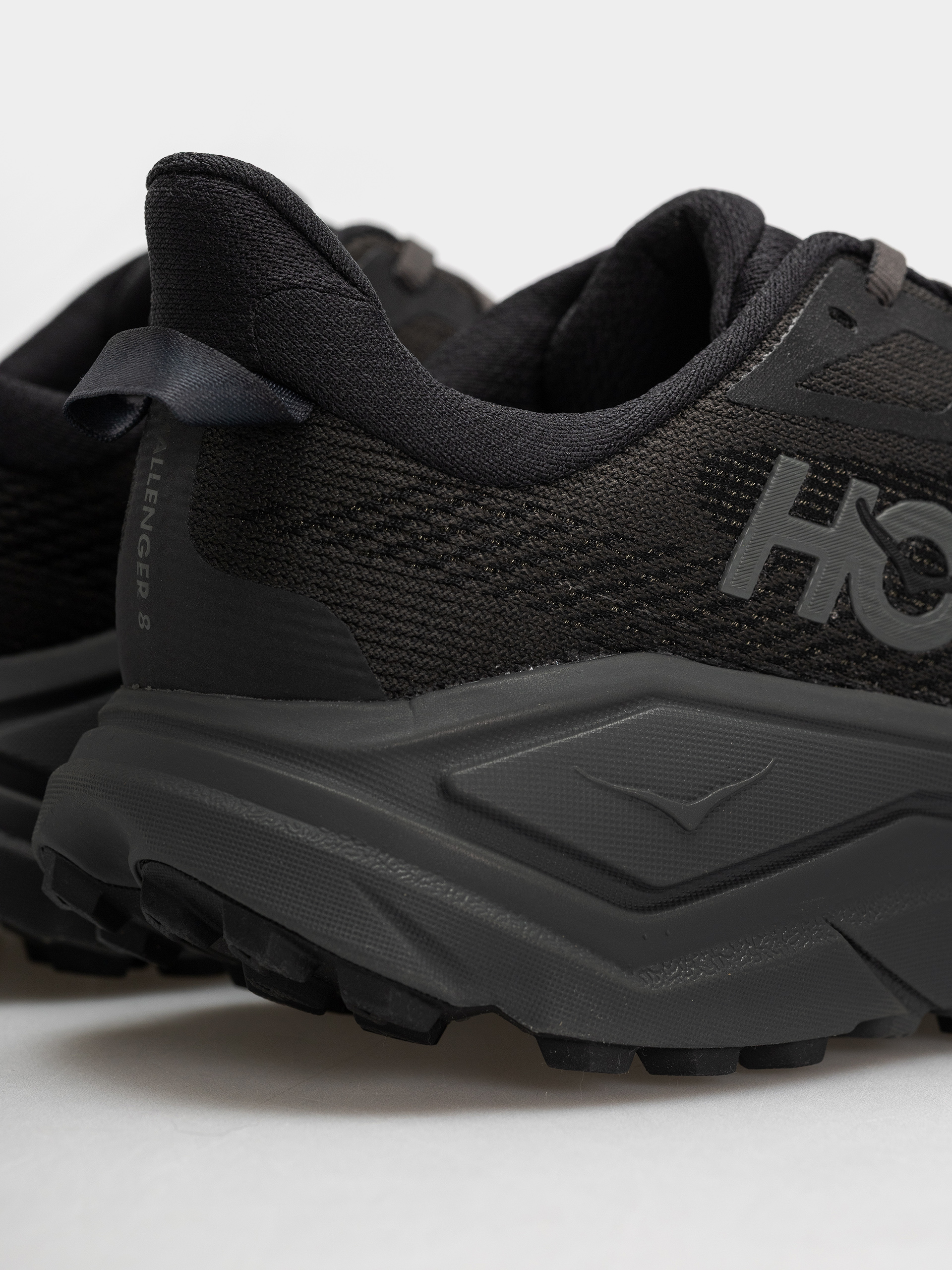 Hoka Shoes Challenger 8 (black/outer orbit)