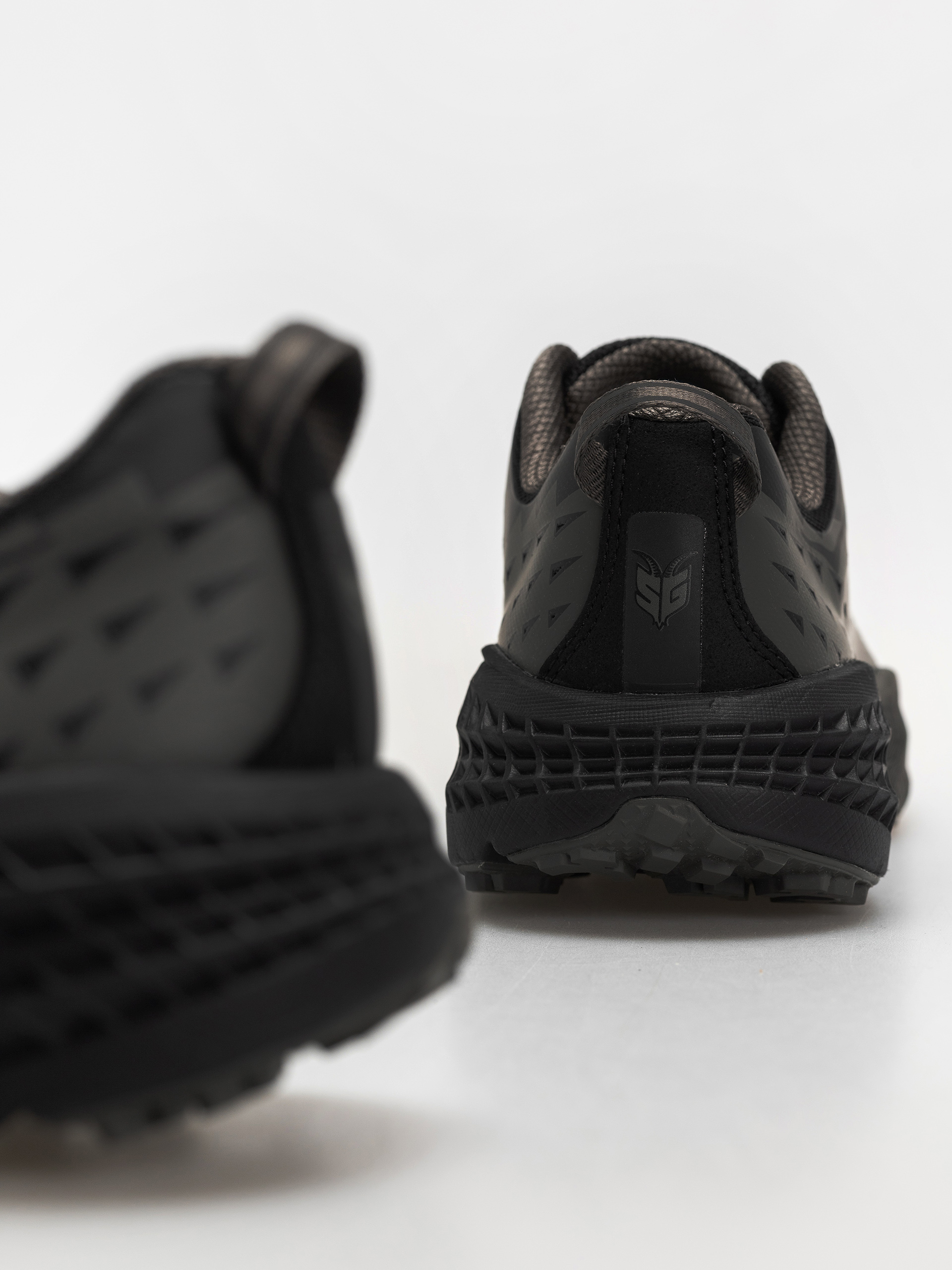 Hoka Shoes Speedgoat 2 (black/asphalt grey)