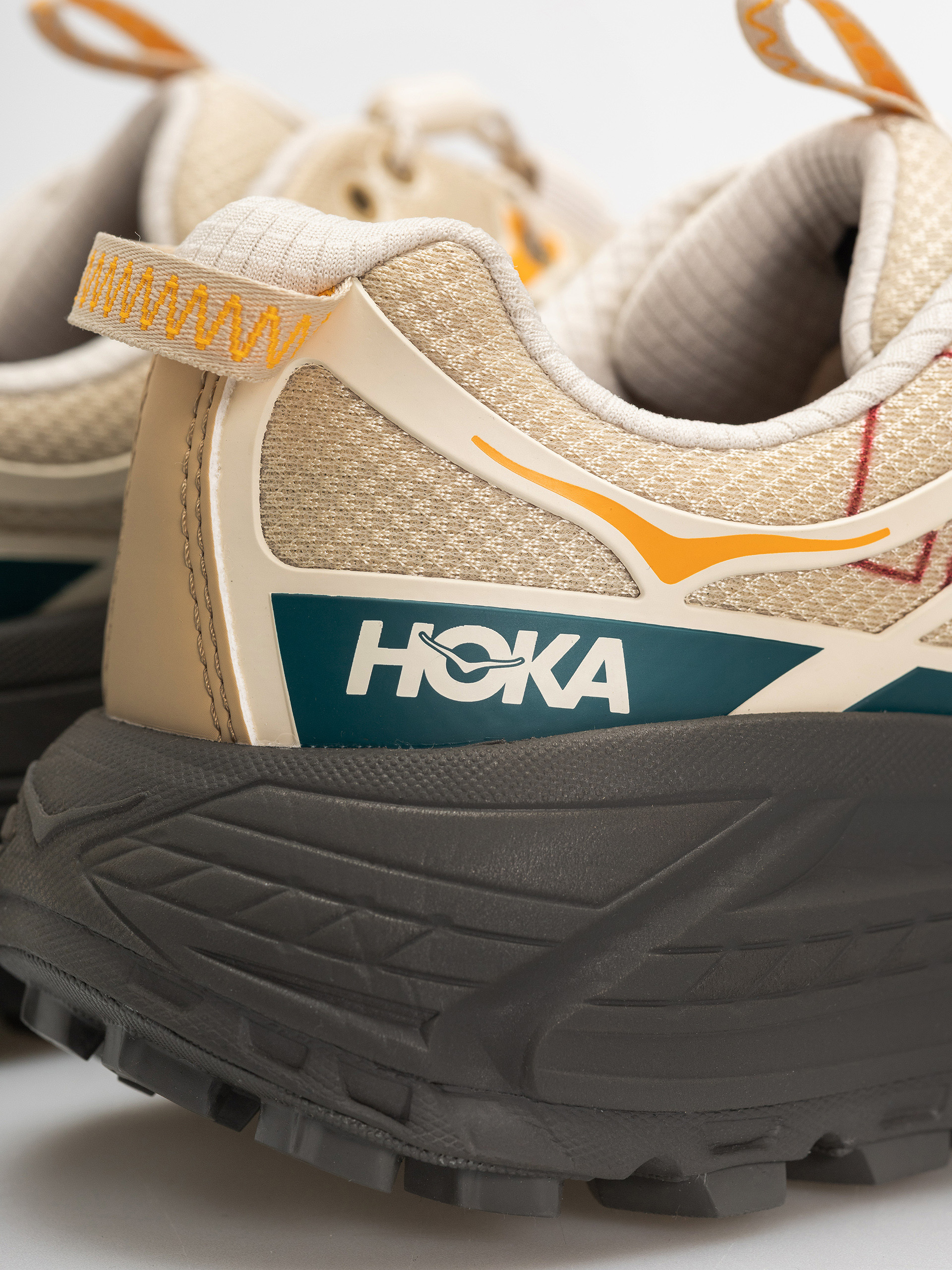 Hoka Schuhe Mafate Three2 Wordmark (cream/khaki)