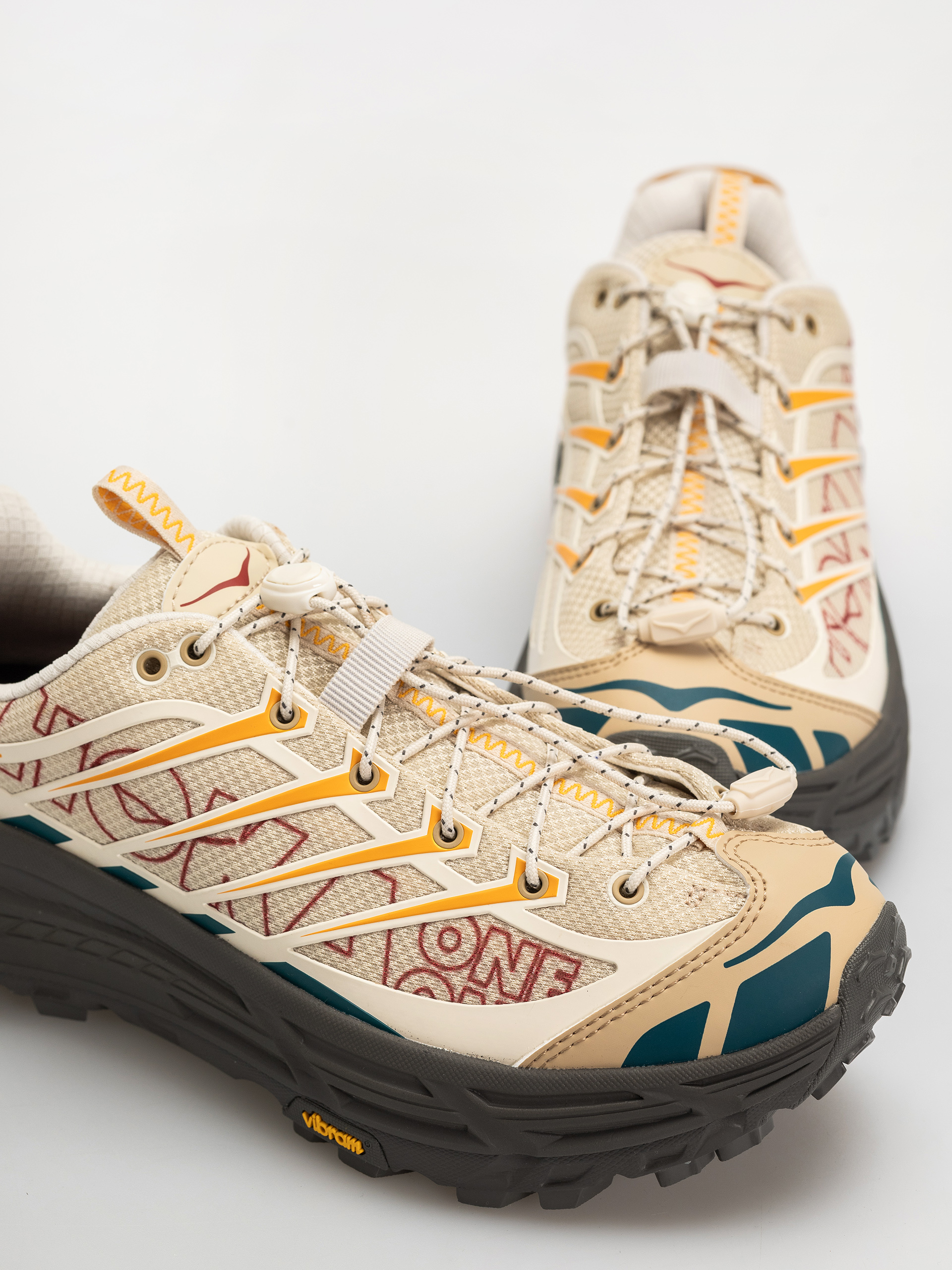 Hoka Schuhe Mafate Three2 Wordmark (cream/khaki)
