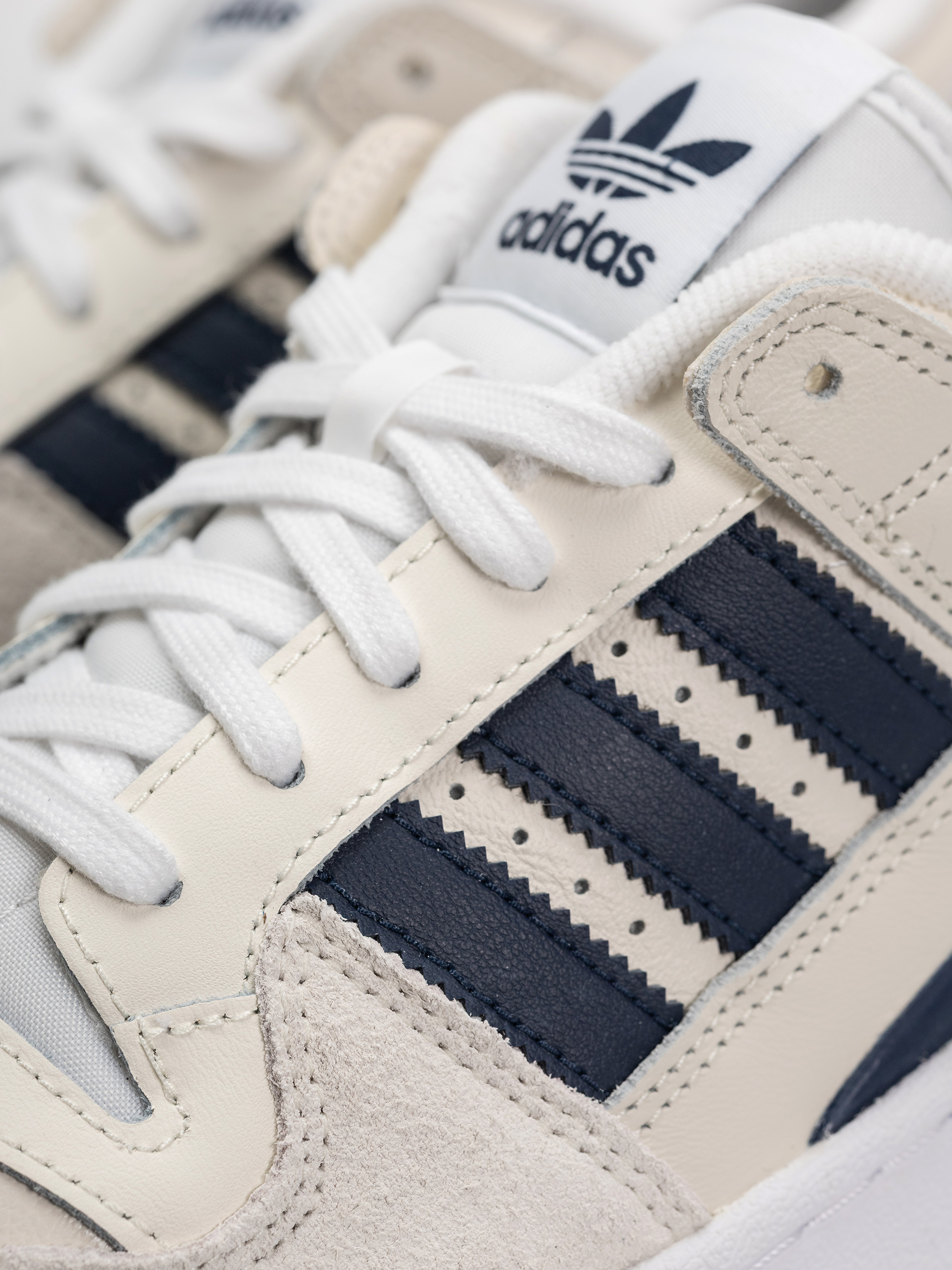 adidas Forum 84 Low Adv Schuhe (cwhite/conavy/ftwwht)