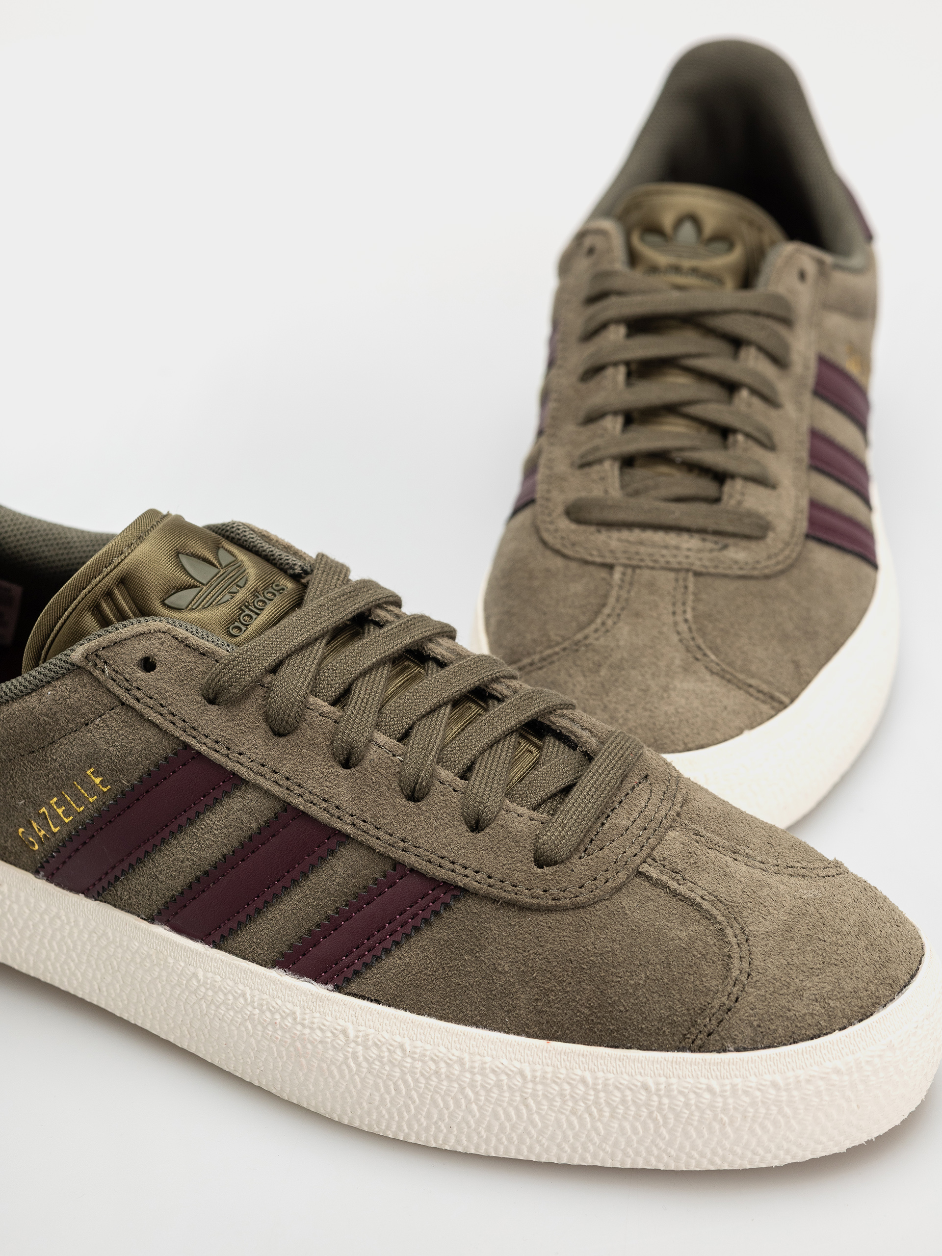 adidas Gazelle Adv Shoes (olistr/maroon/cwhite)