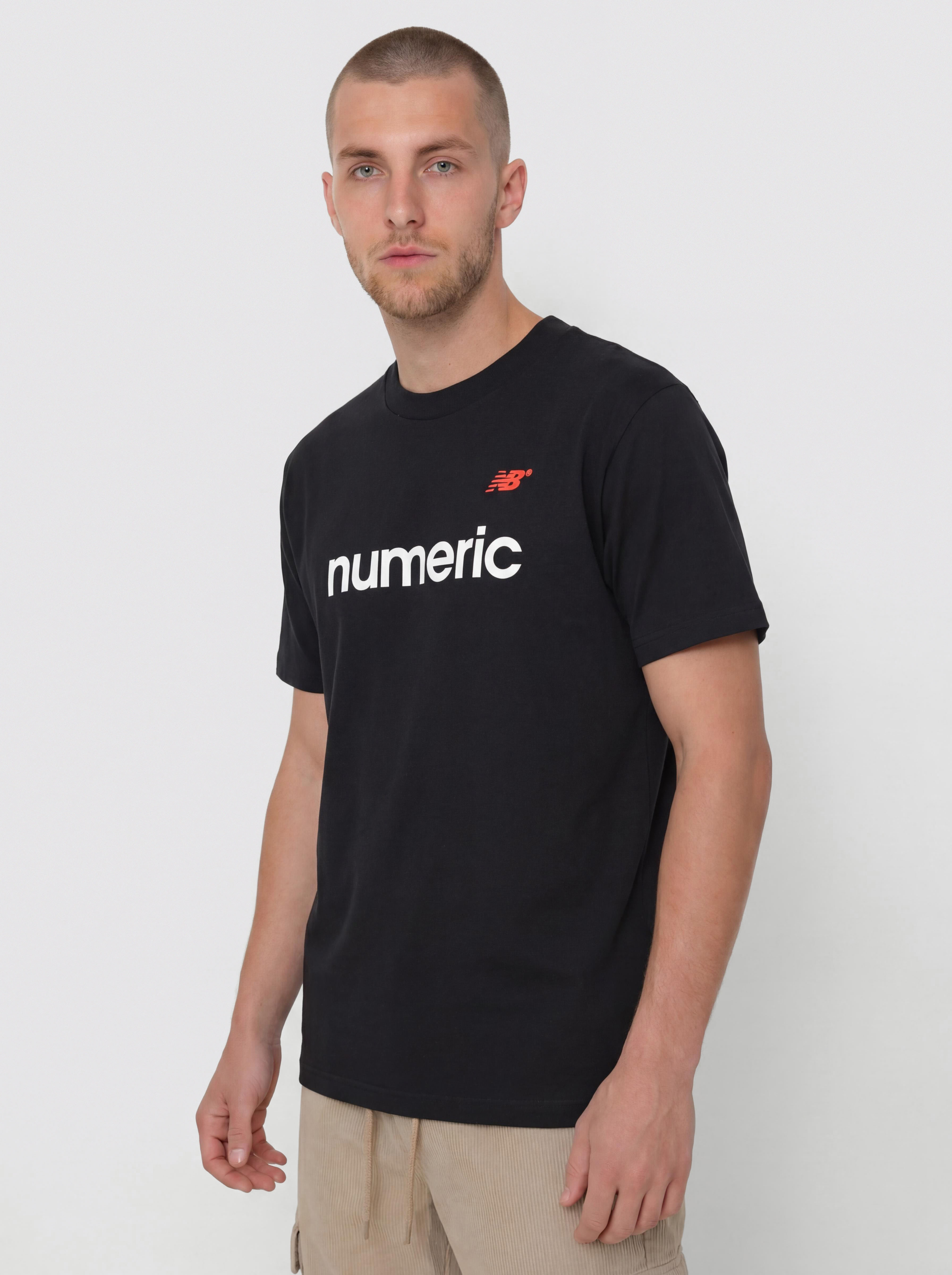 New Balance Numeric Linear Logo T-Shirt (black)