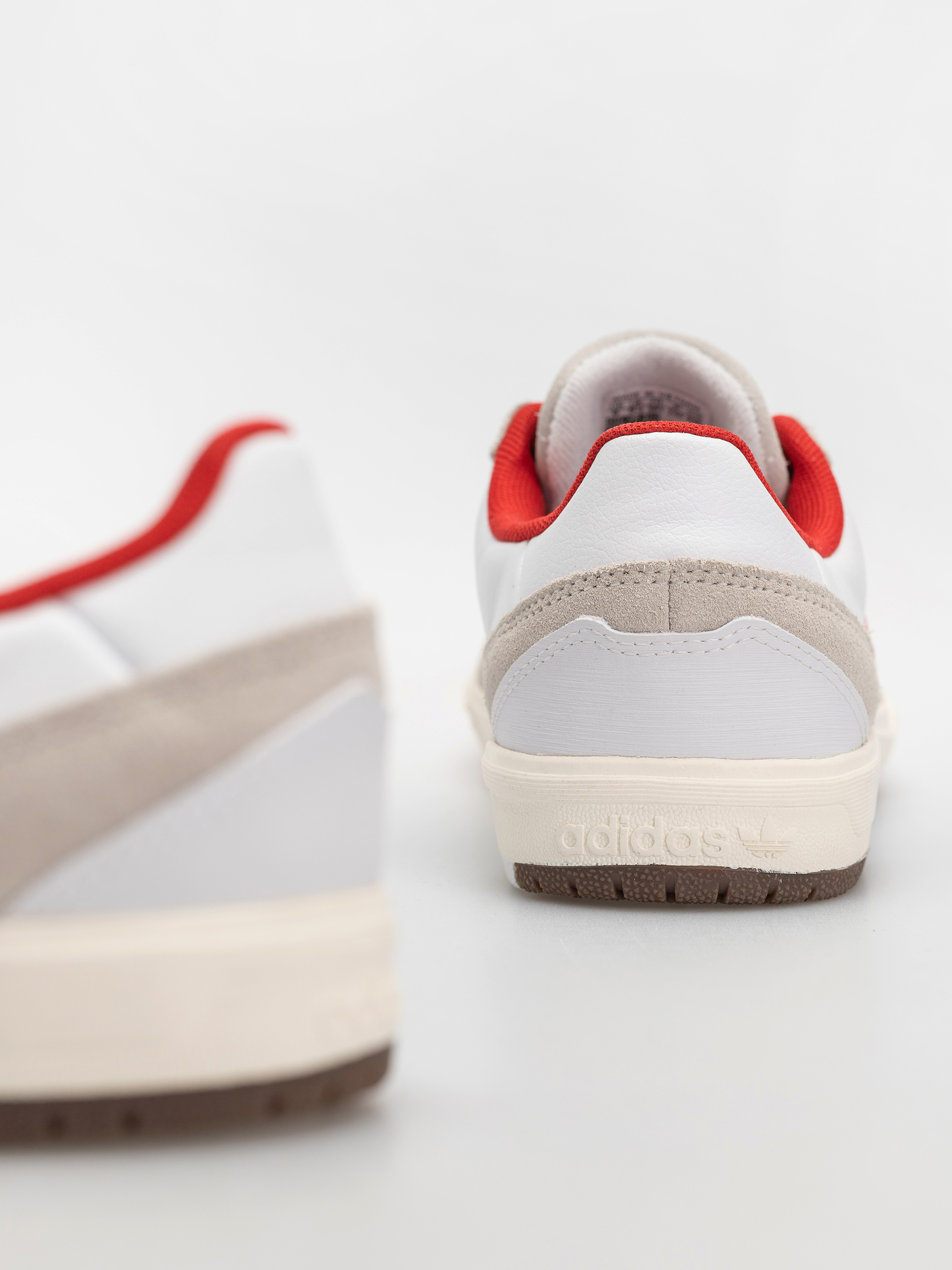 adidas Tyshawn II Schuhe (ftwwht/betsca/cwhite)