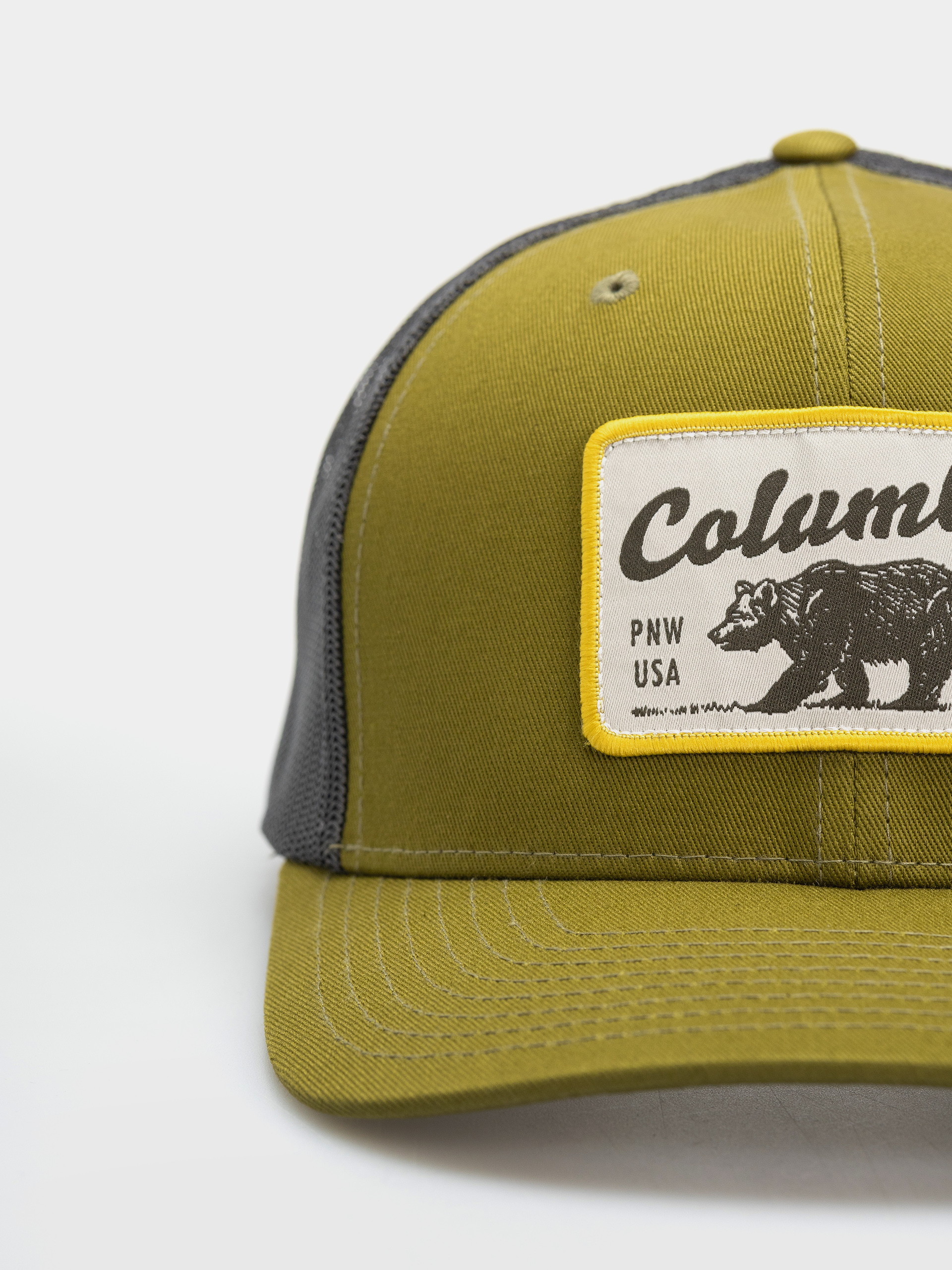 Columbia Mesh Snap Back Cap (mossy green/pnw bear)