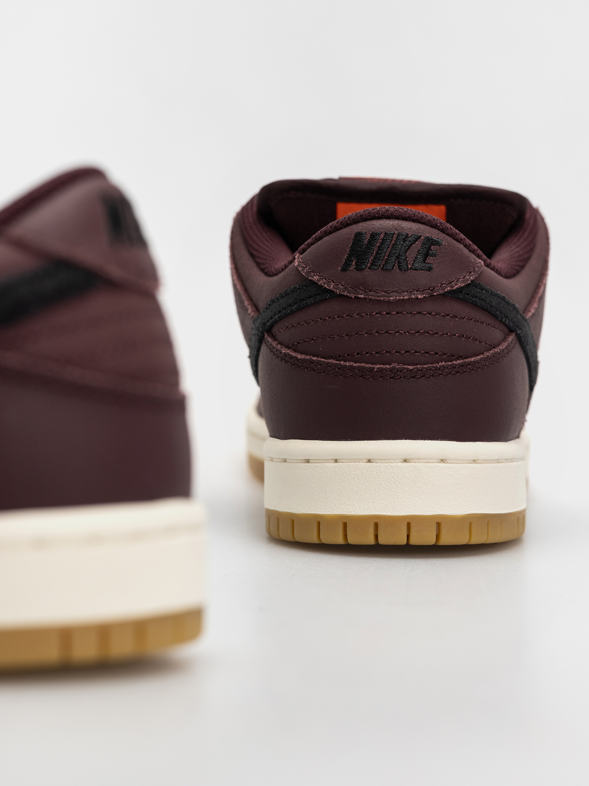 Nike SB Dunk Low Pro ISO Shoes (burgundy crush/black mystic dates sail)