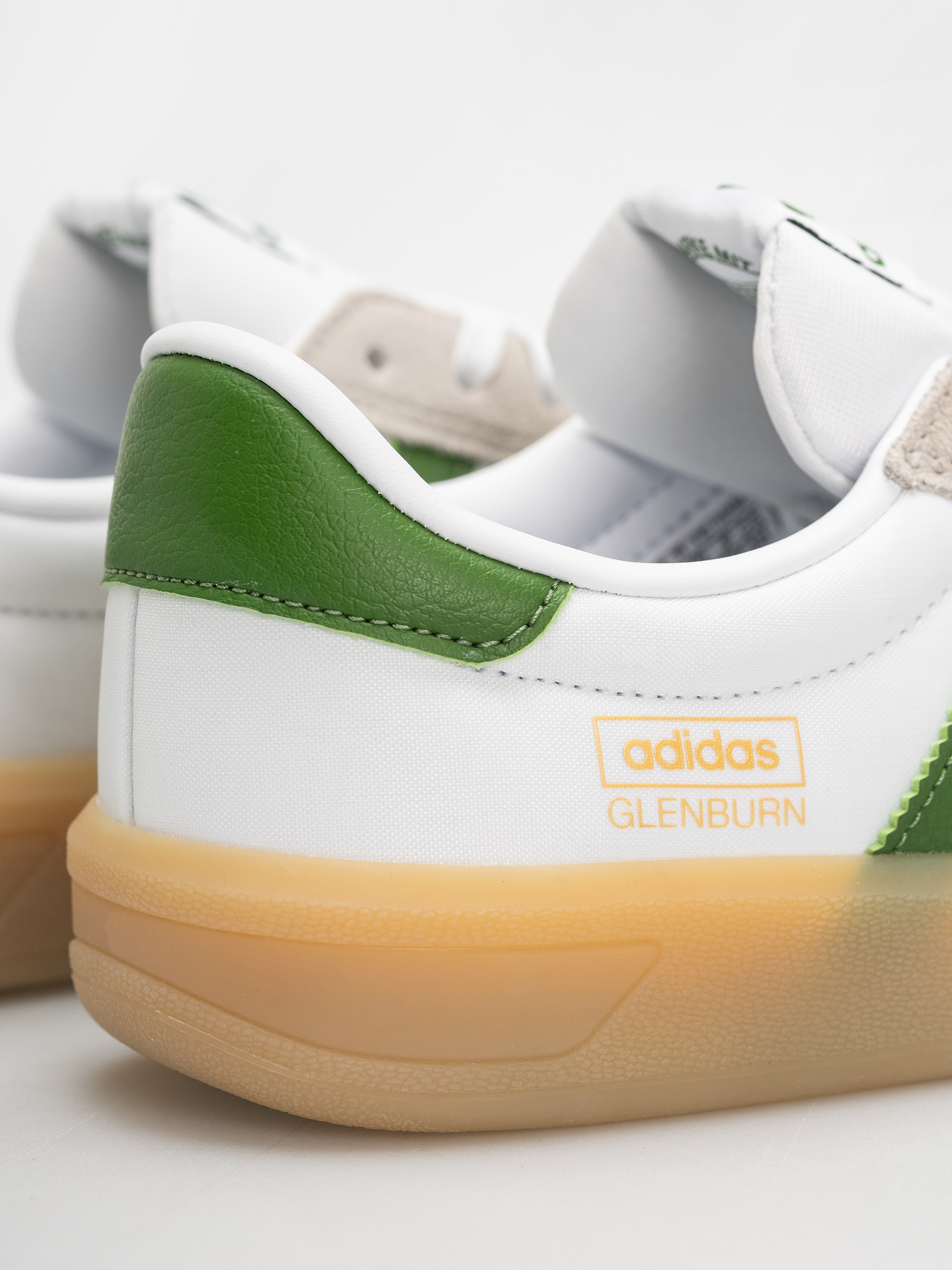 adidas Glenburn Schuhe (ftwwht/cregrn/gum3)