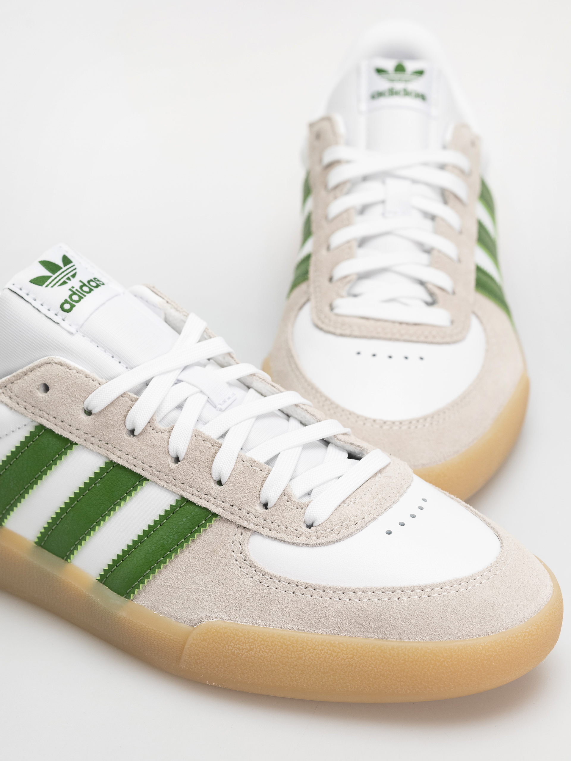 adidas Glenburn Shoes (ftwwht/cregrn/gum3)