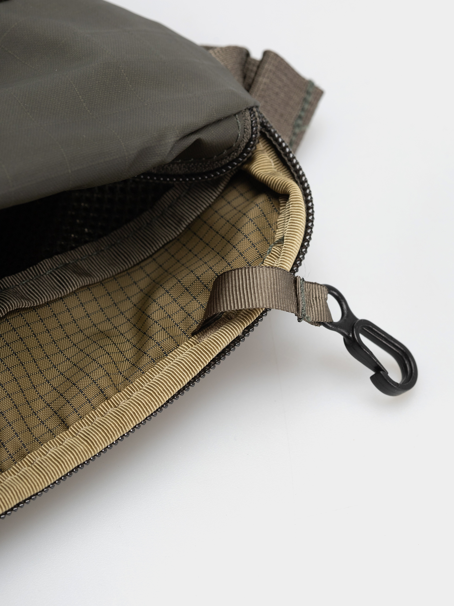 The North Face Crossbody Bcv Pro Travel Pouch Cosmetic bag (nwtpegrn/tnfblk)