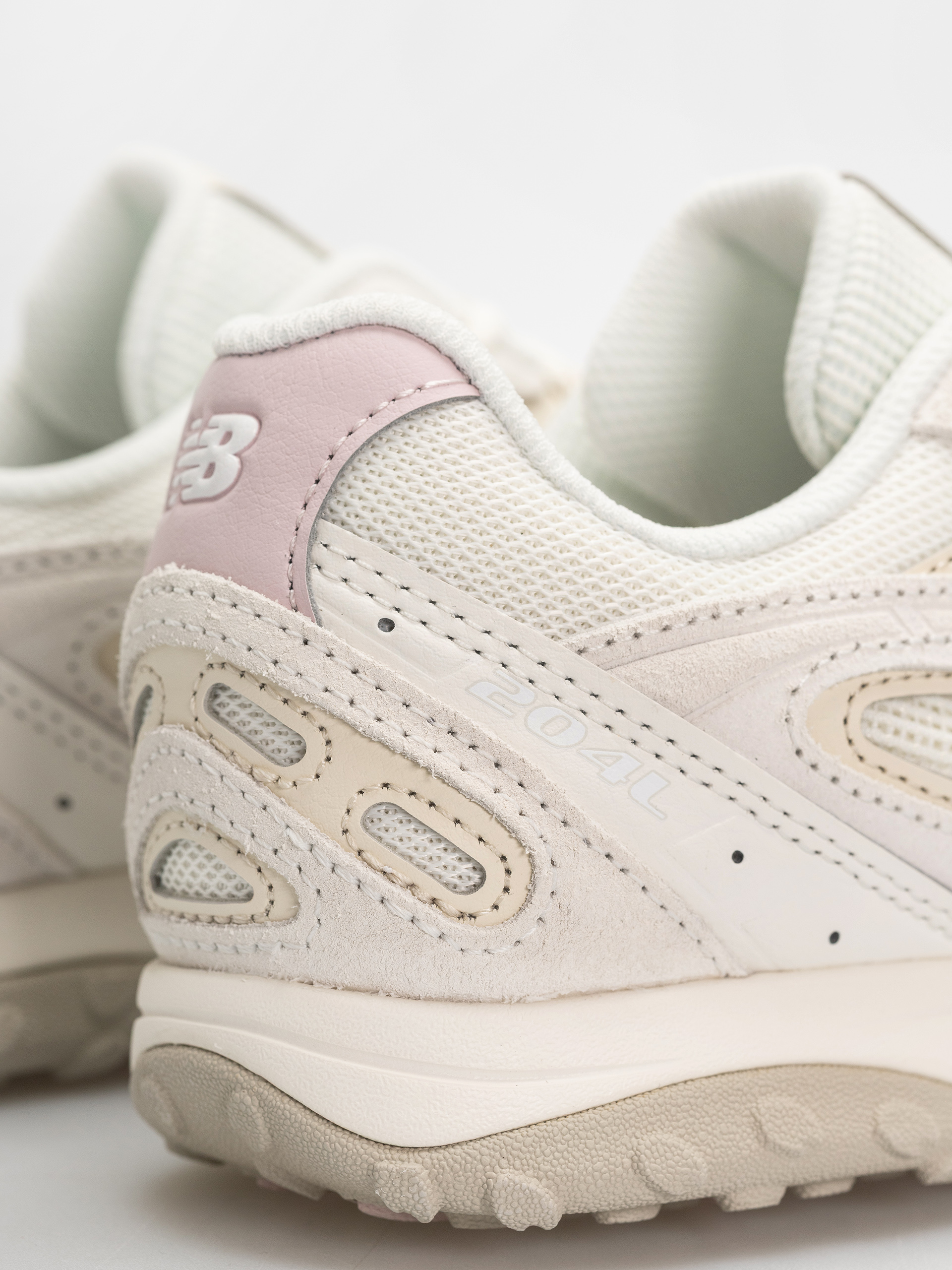 New Balance Shoes 204 (sea salt/stone pink)