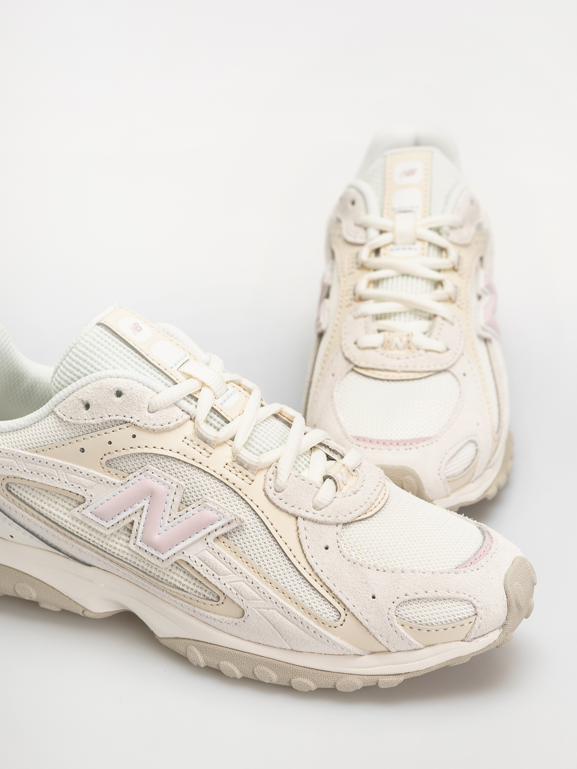 New Balance Shoes 204 (sea salt/stone pink)