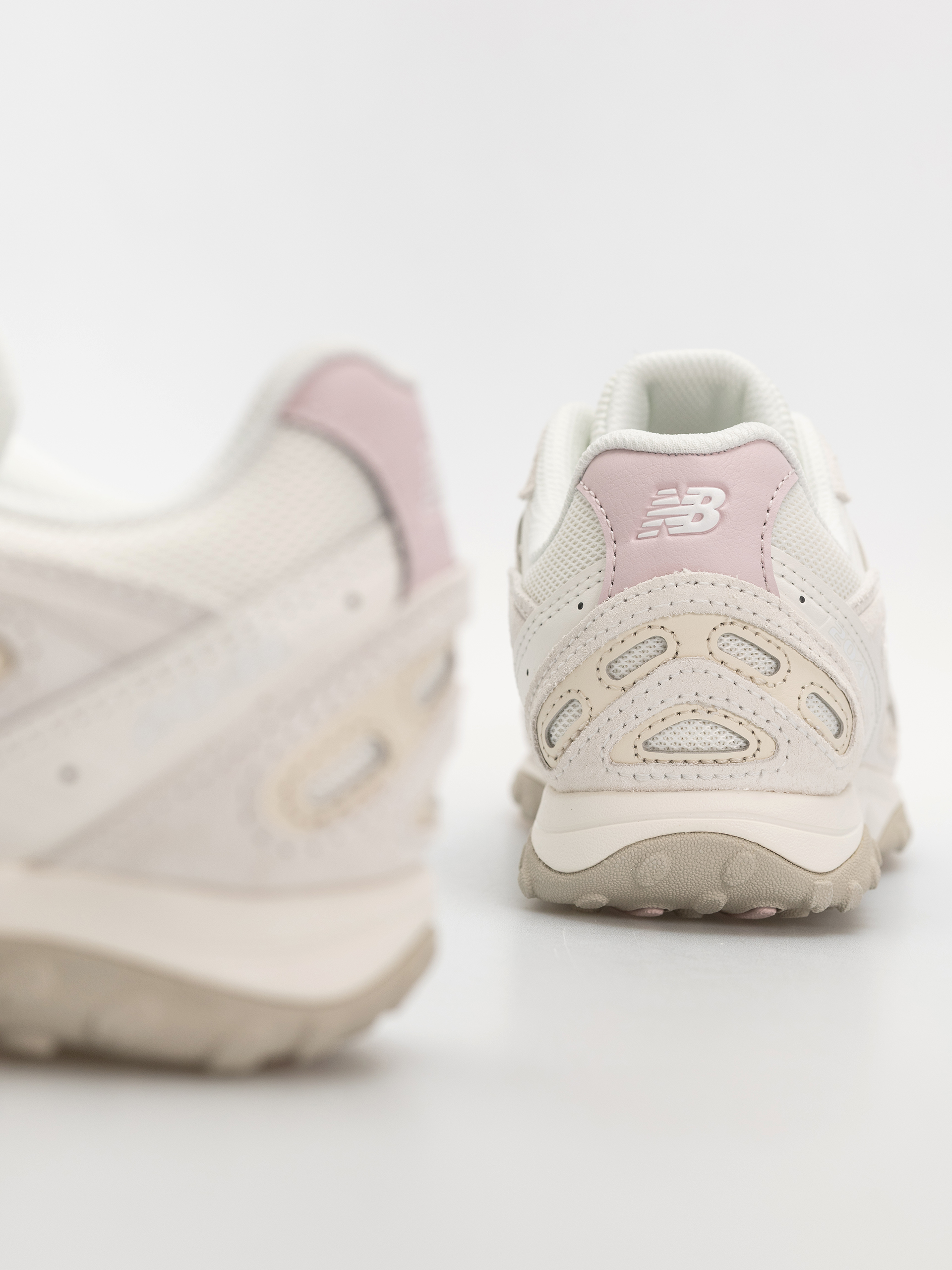 New Balance Schuhe 204 (sea salt/stone pink)