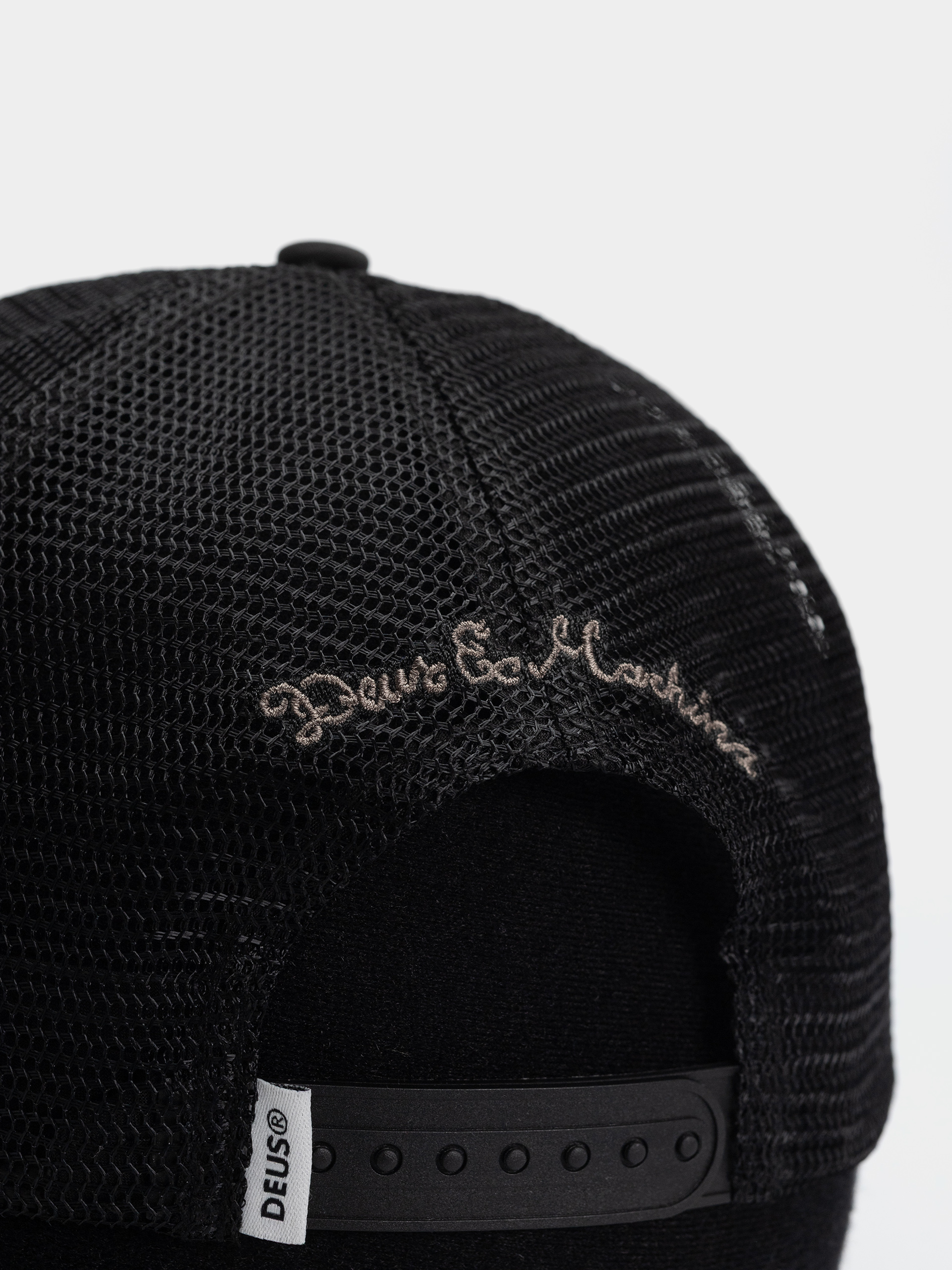 Deus Ex Machina Cap Pill (black)