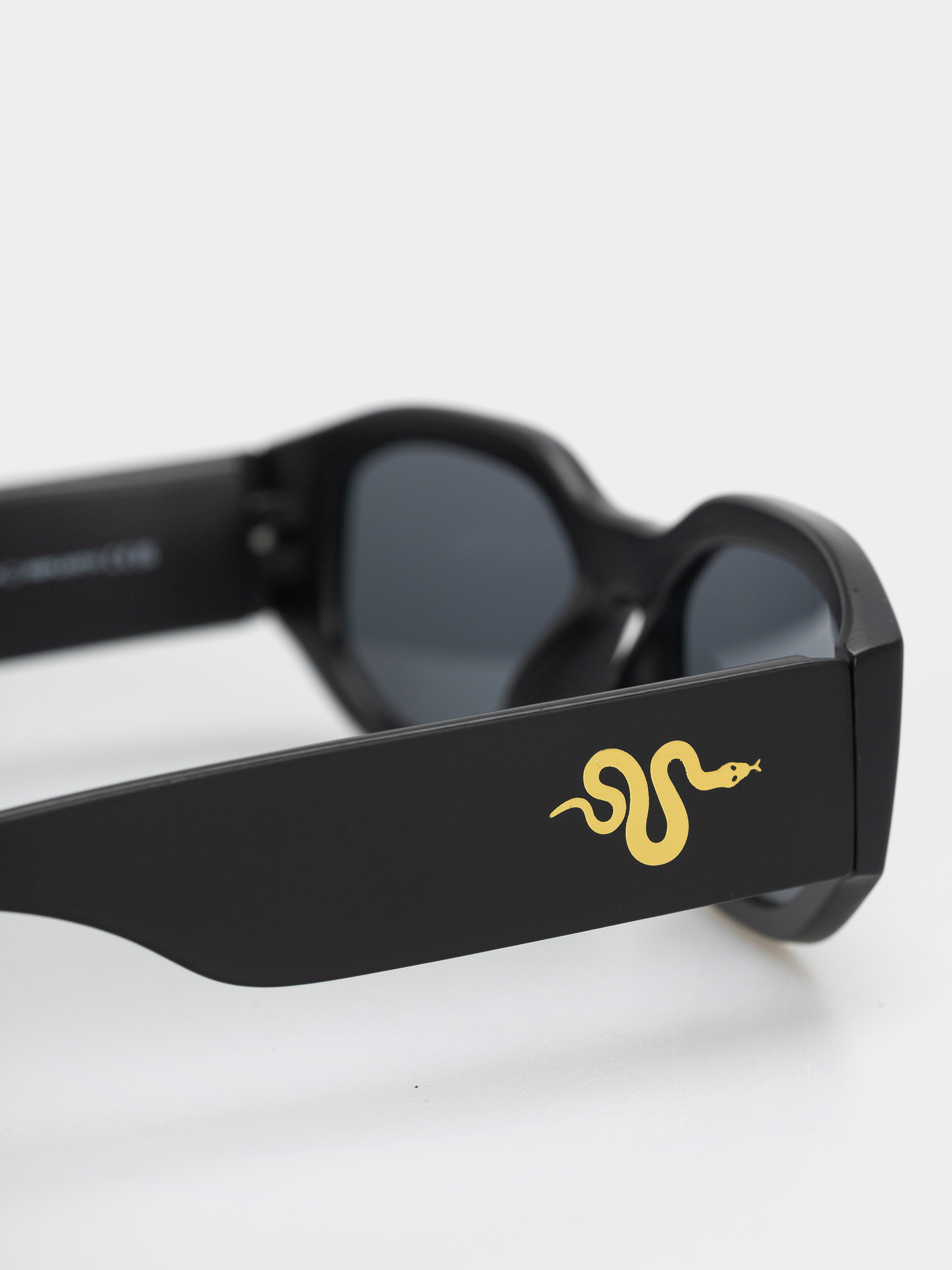 CHPO Brooklyn Sunglasses (matte black/black)