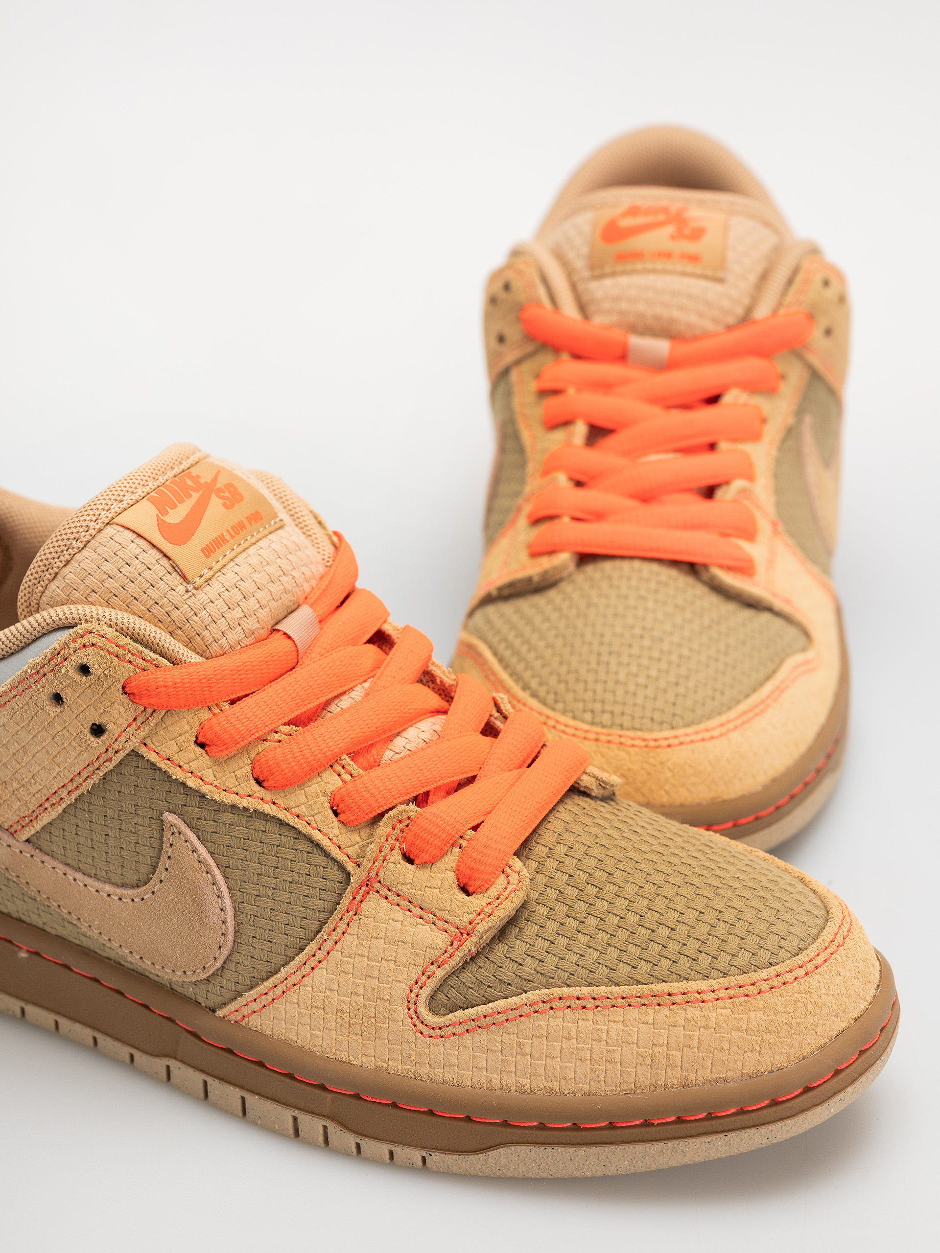 Nike SB Shoes Dunk Low Pro - beige (canvas/vachetta tan/parachute