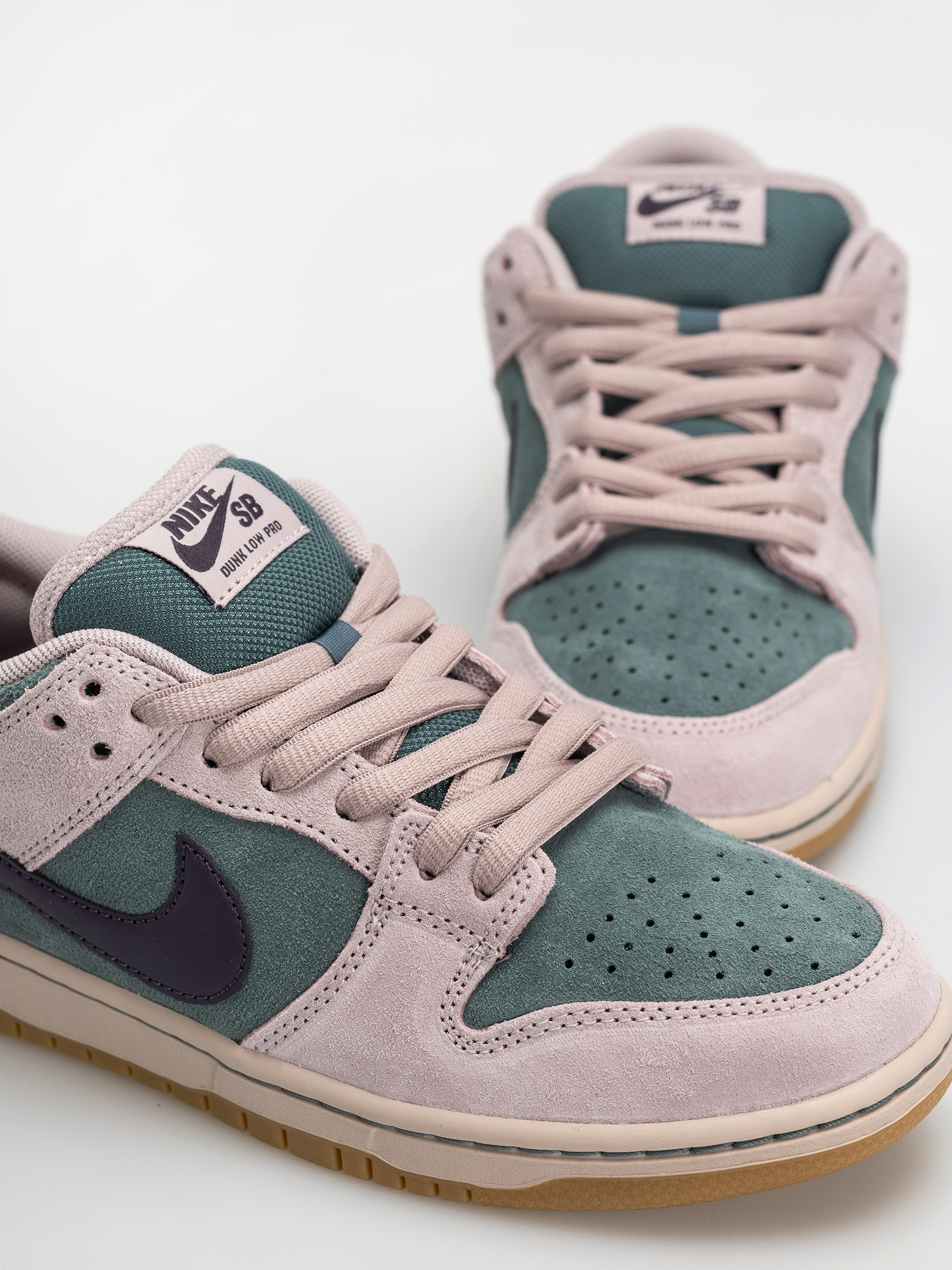 Nike SB Dunk Low Pro Shoes (mineral slate/dark raisin/particle rose)