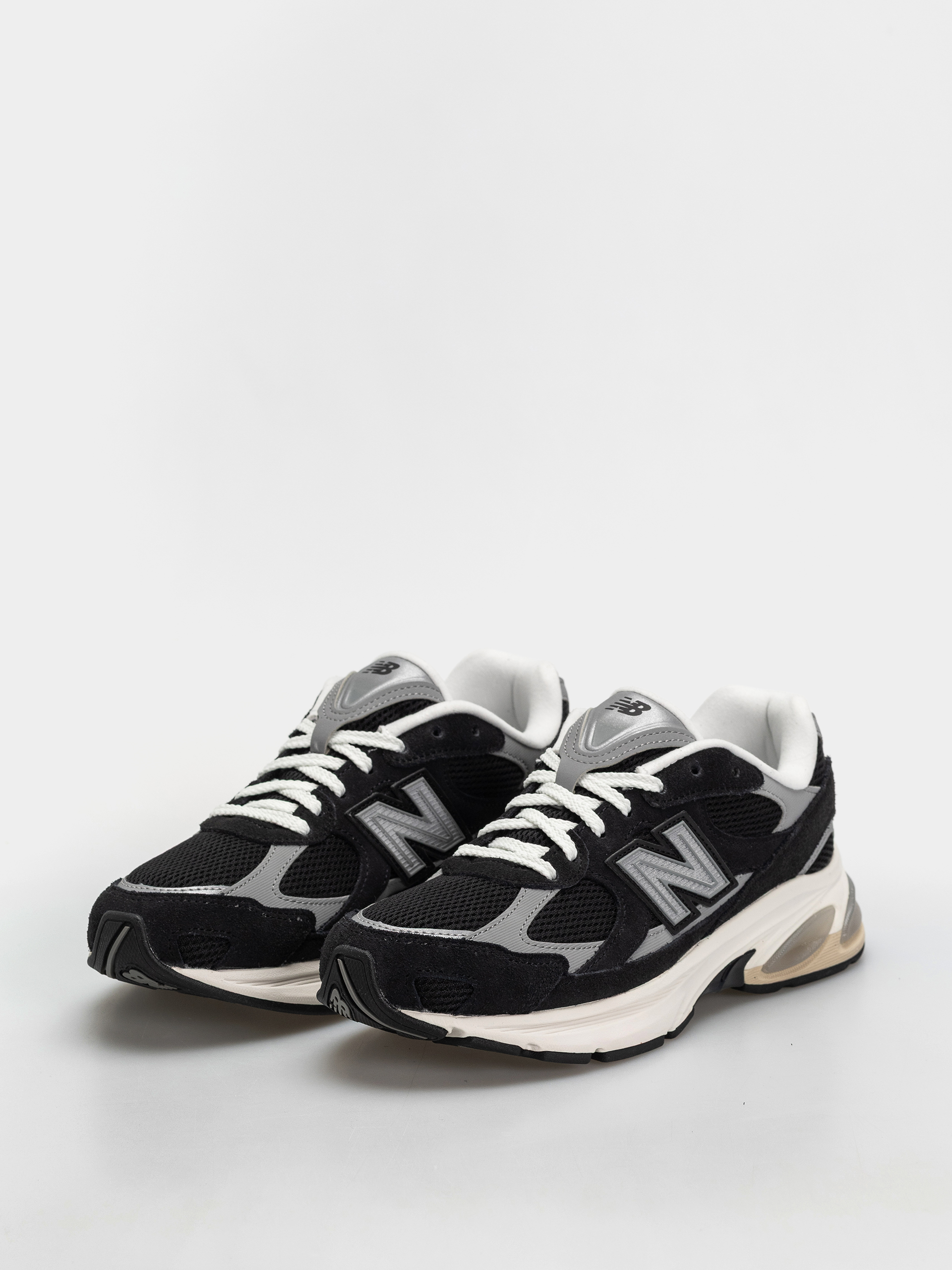 New Balance 2010 Schuhe (black/shadow grey/sea salt)