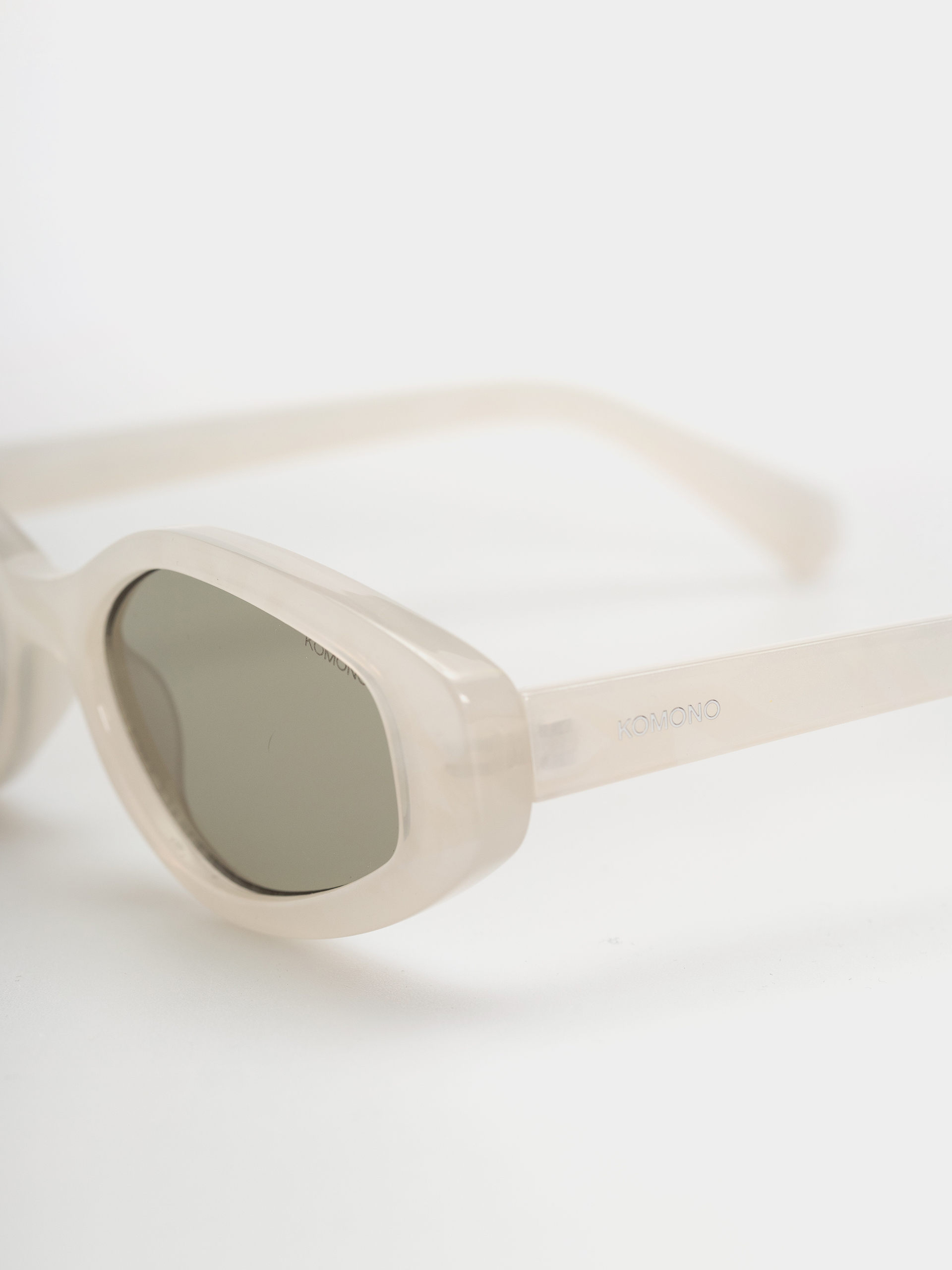 Komono Margot Sunglasses (alabaster green)