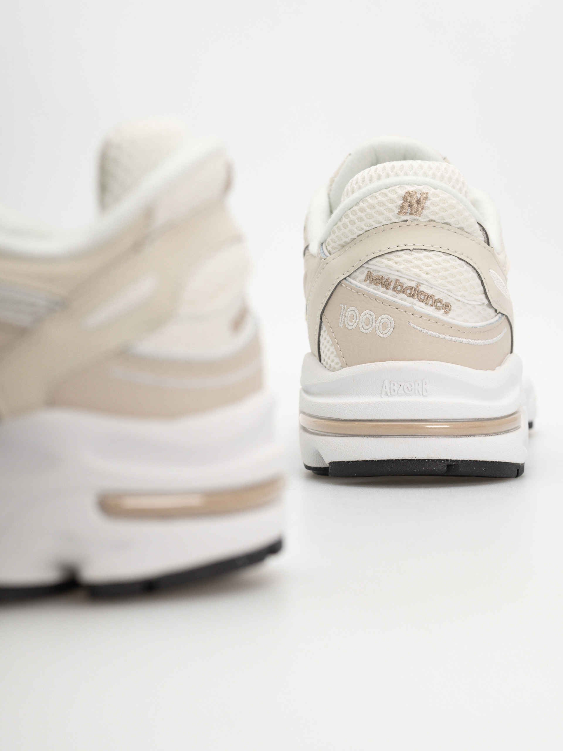 New Balance Shoes 1000 (timberwolf/sea salt)