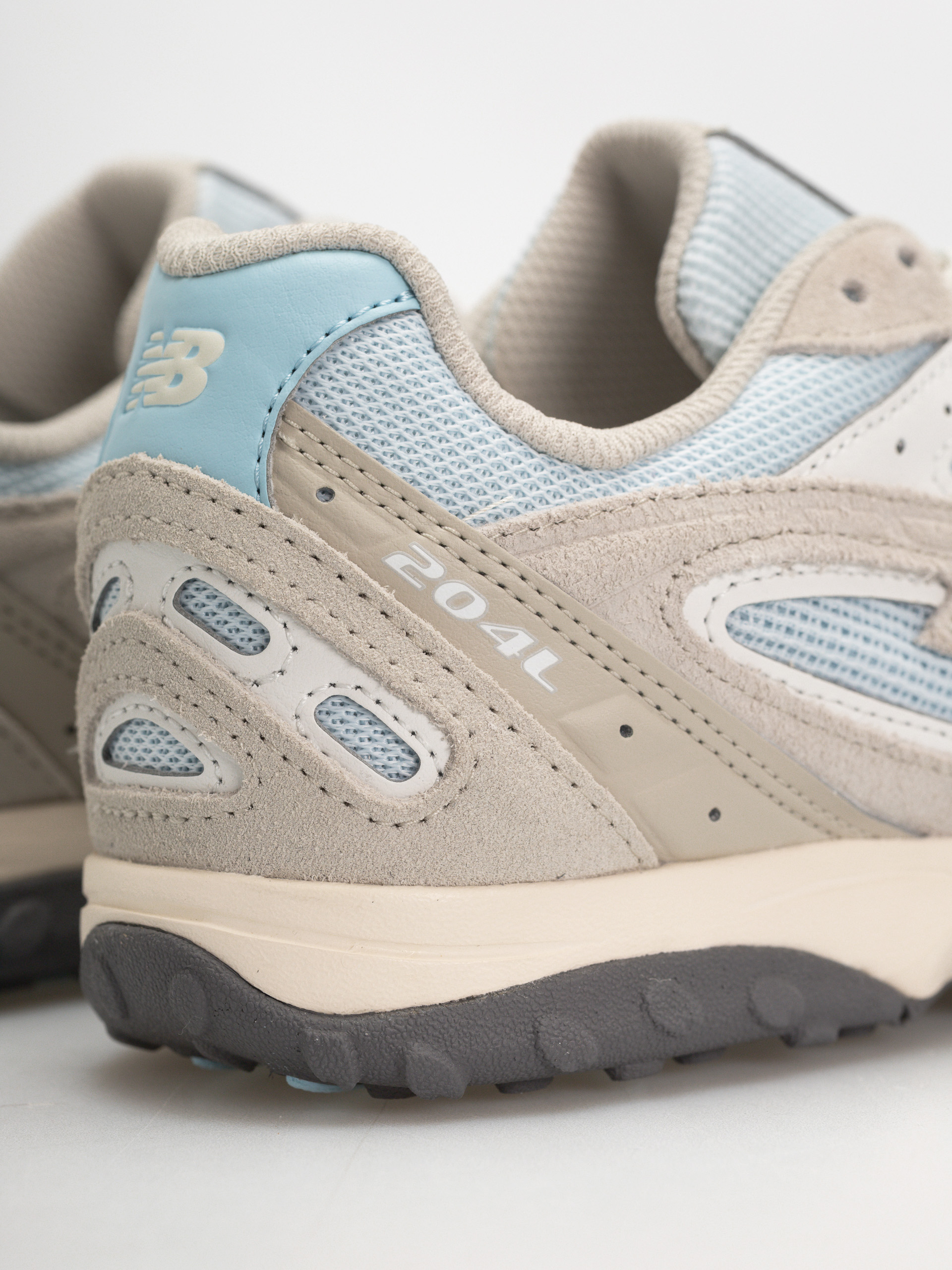 New Balance Shoes 204 (linen/oxford blue)