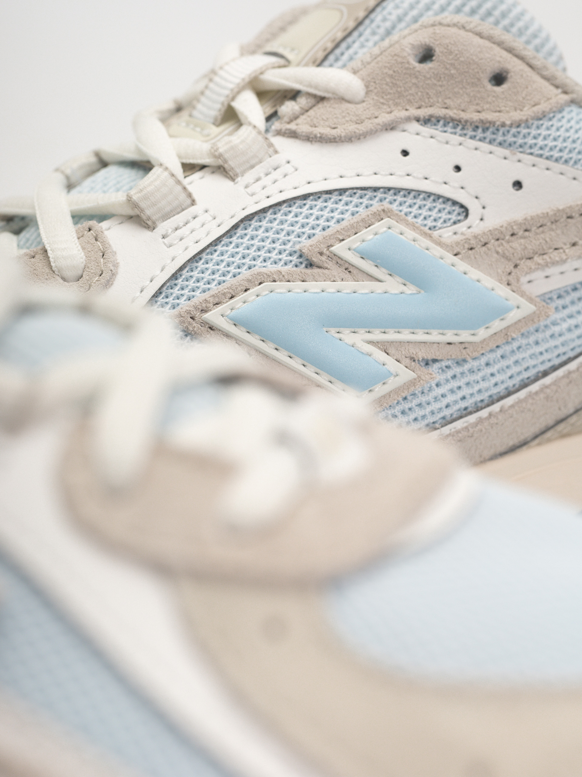 New Balance Shoes 204 (linen/oxford blue)