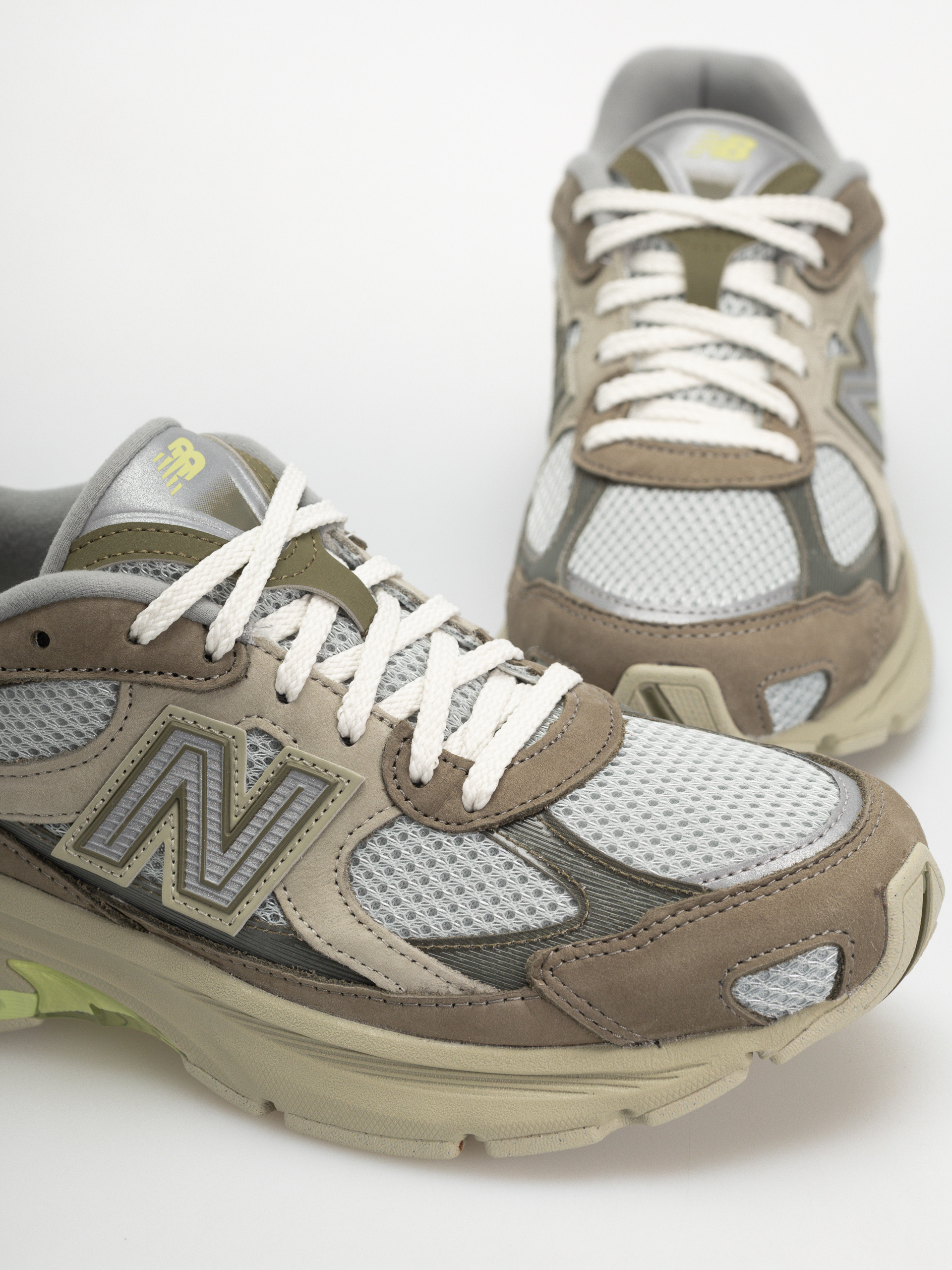 New Balance Schuhe 2010 (covert green/dry lime/lone star grey)