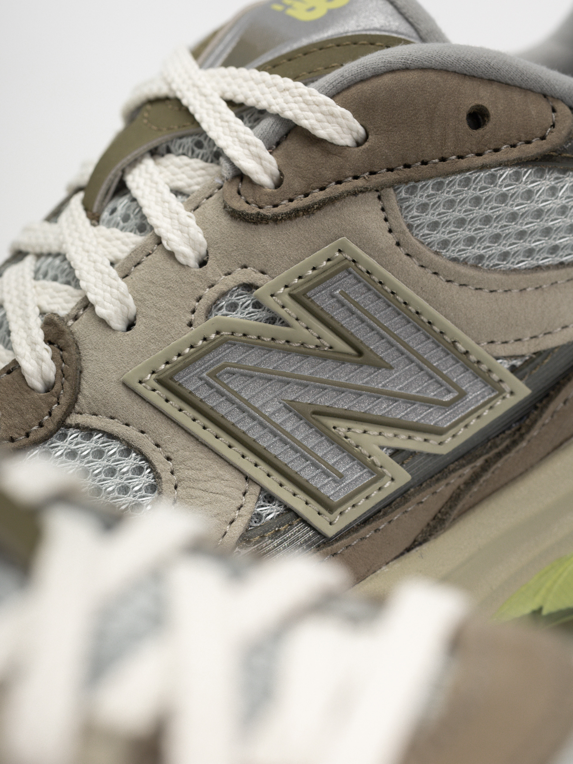 New Balance Shoes 2010 (covert green/dry lime/lone star grey)