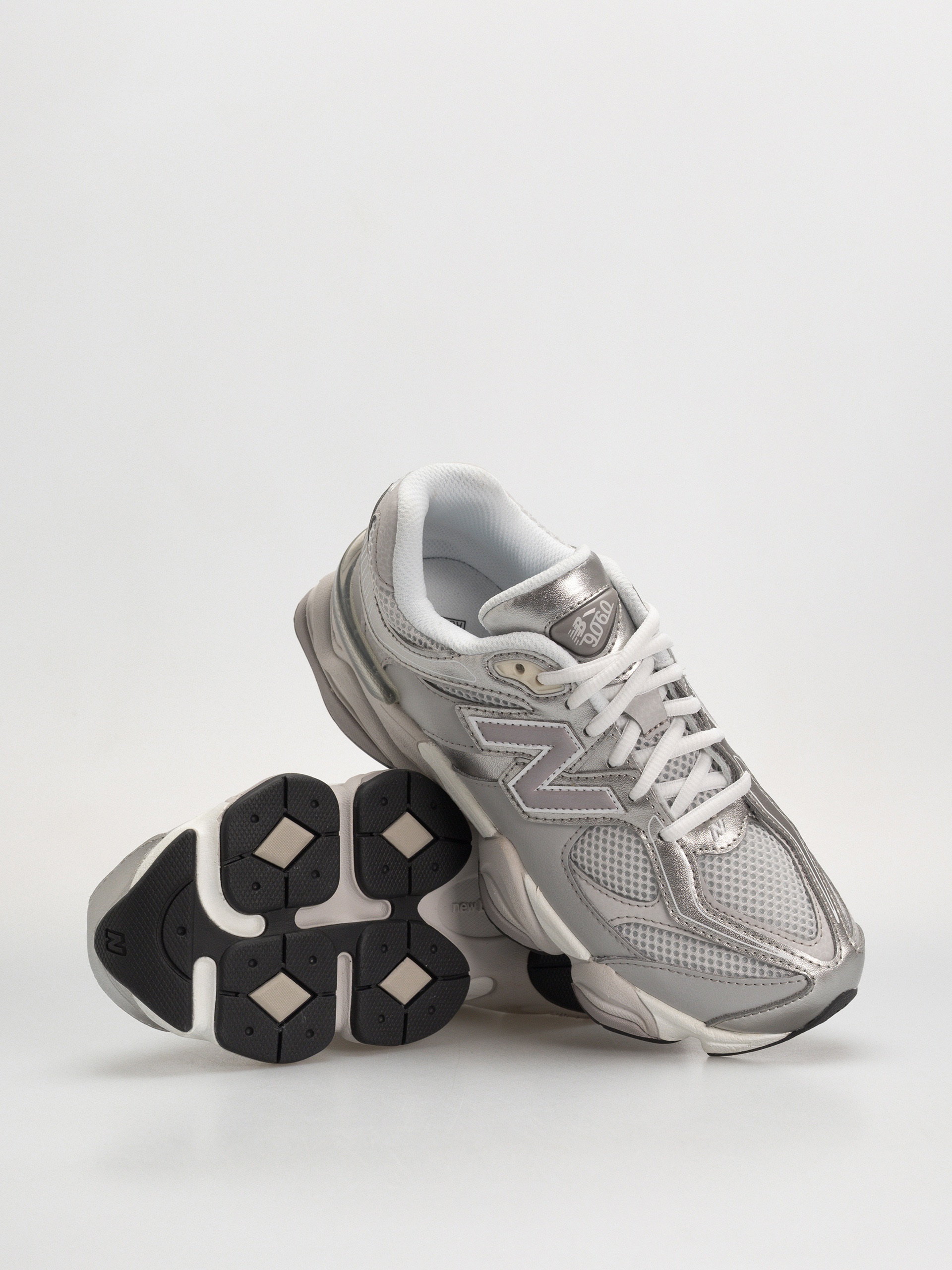 New Balance Shoes 9060 JR (raincloud/truffle salt)