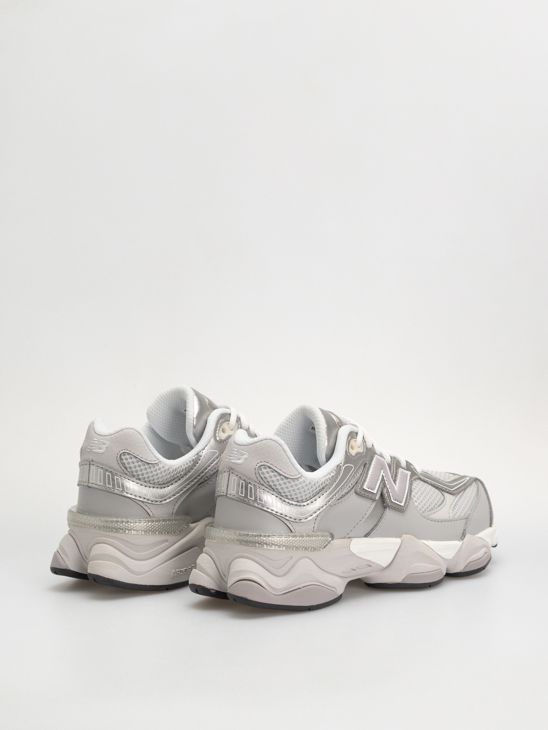 New Balance Schuhe 9060 JR (raincloud/truffle salt)