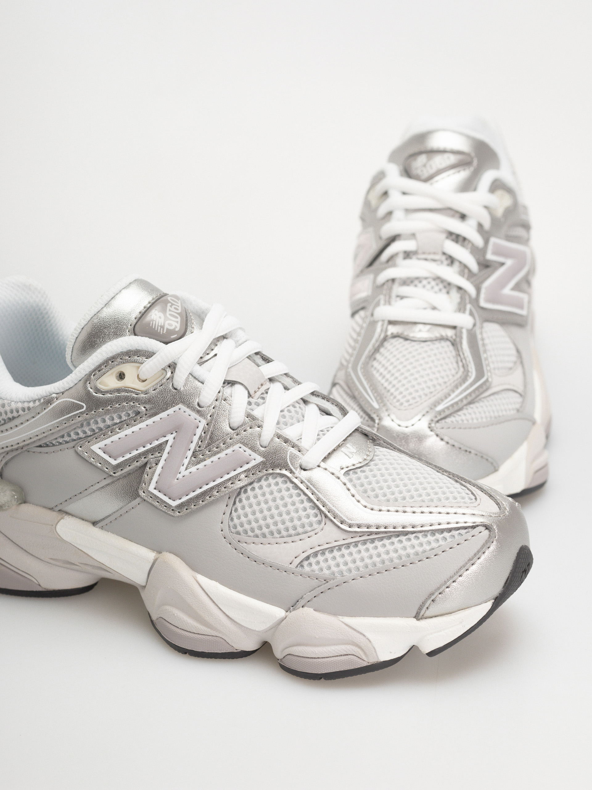 New Balance Schuhe 9060 JR (raincloud/truffle salt)
