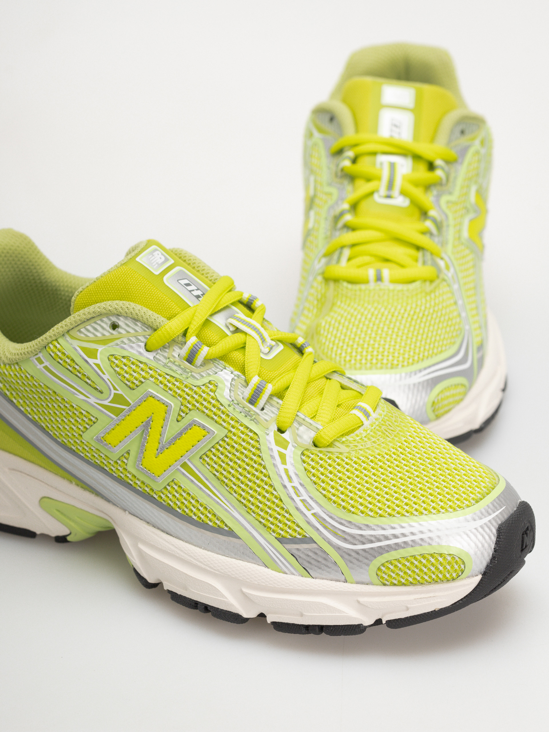 New Balance Shoes 740 (timberwolf/afterglow)