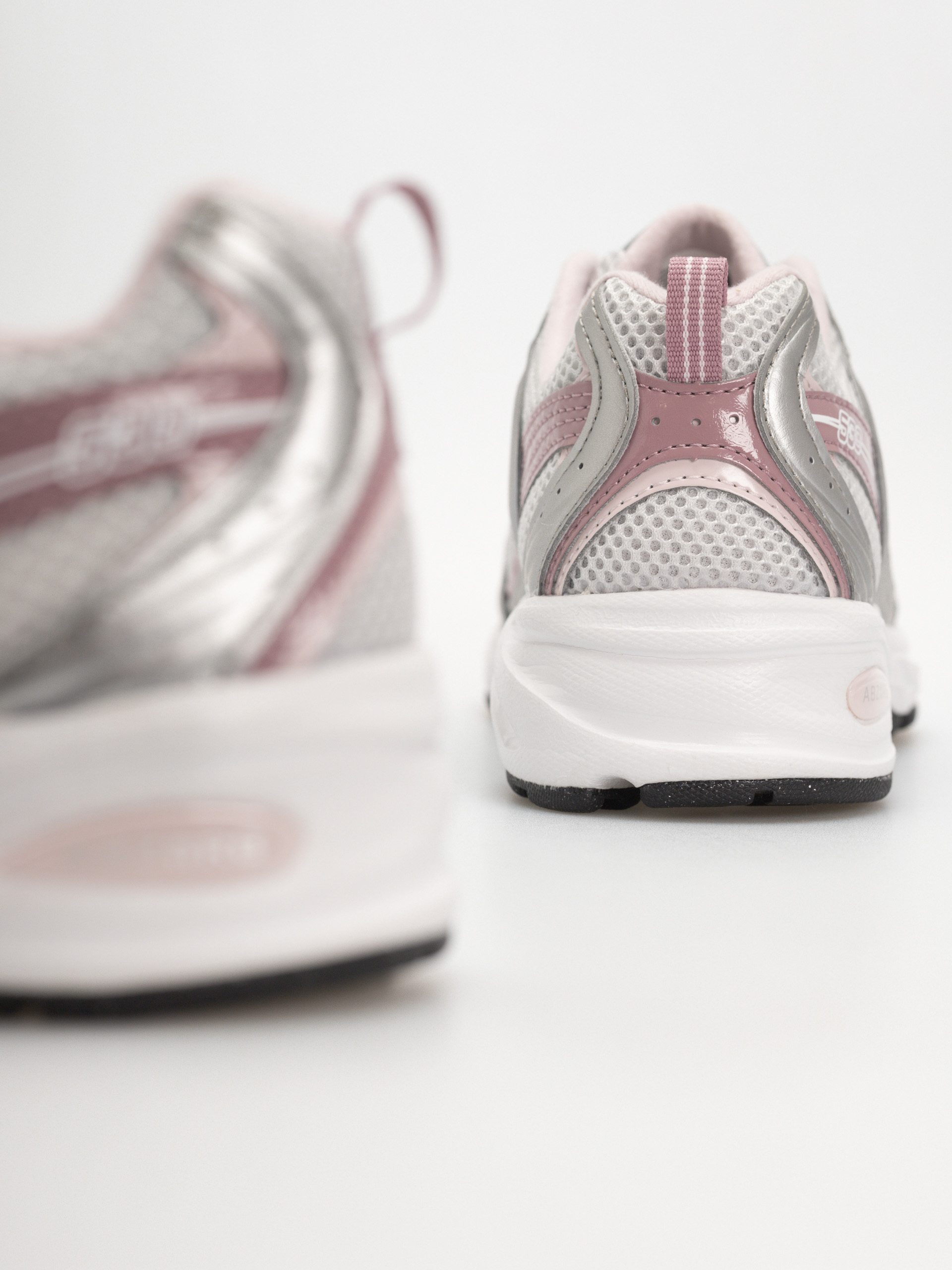 New Balance Shoes 530 (silver metallic/rosewood)