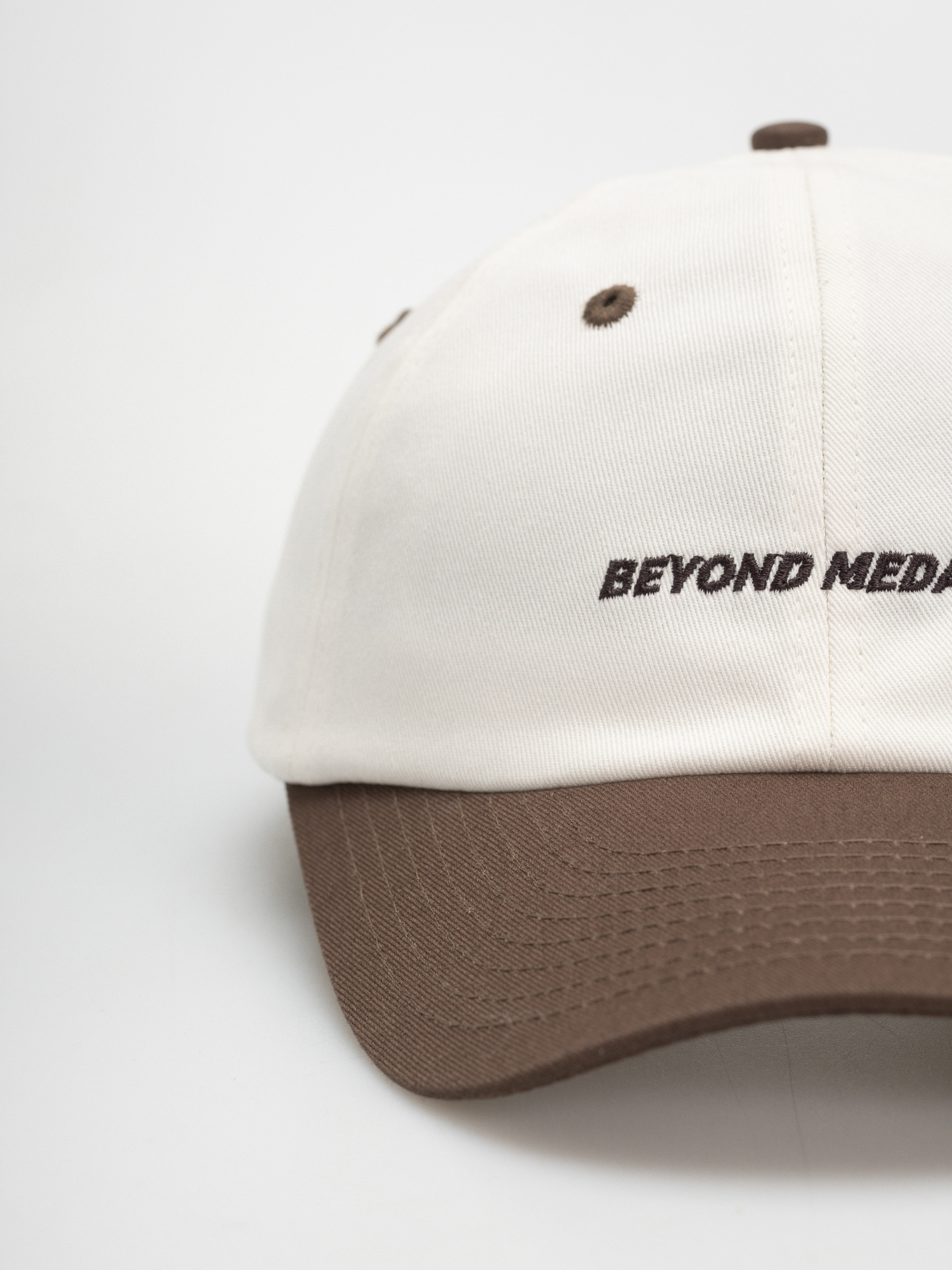 Beyond Medals Cap Unstructured (off white)