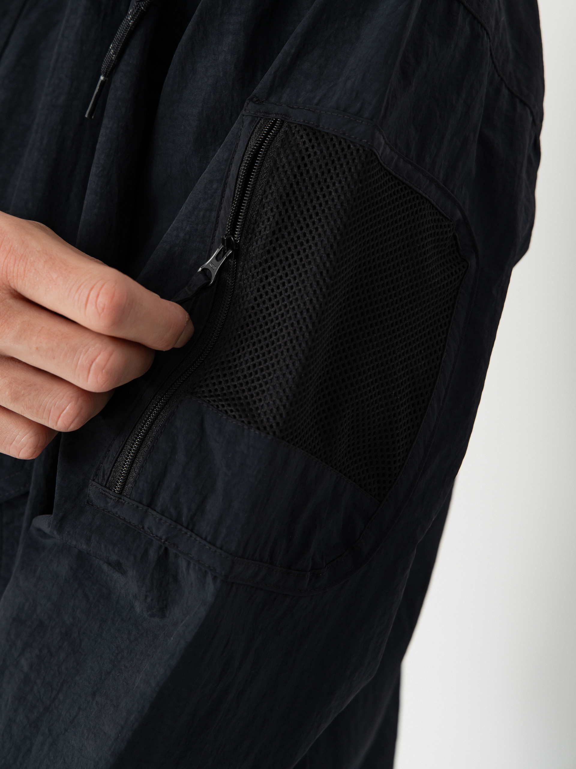 Columbia Challenger Windbreaker Anorak Jacket (black)