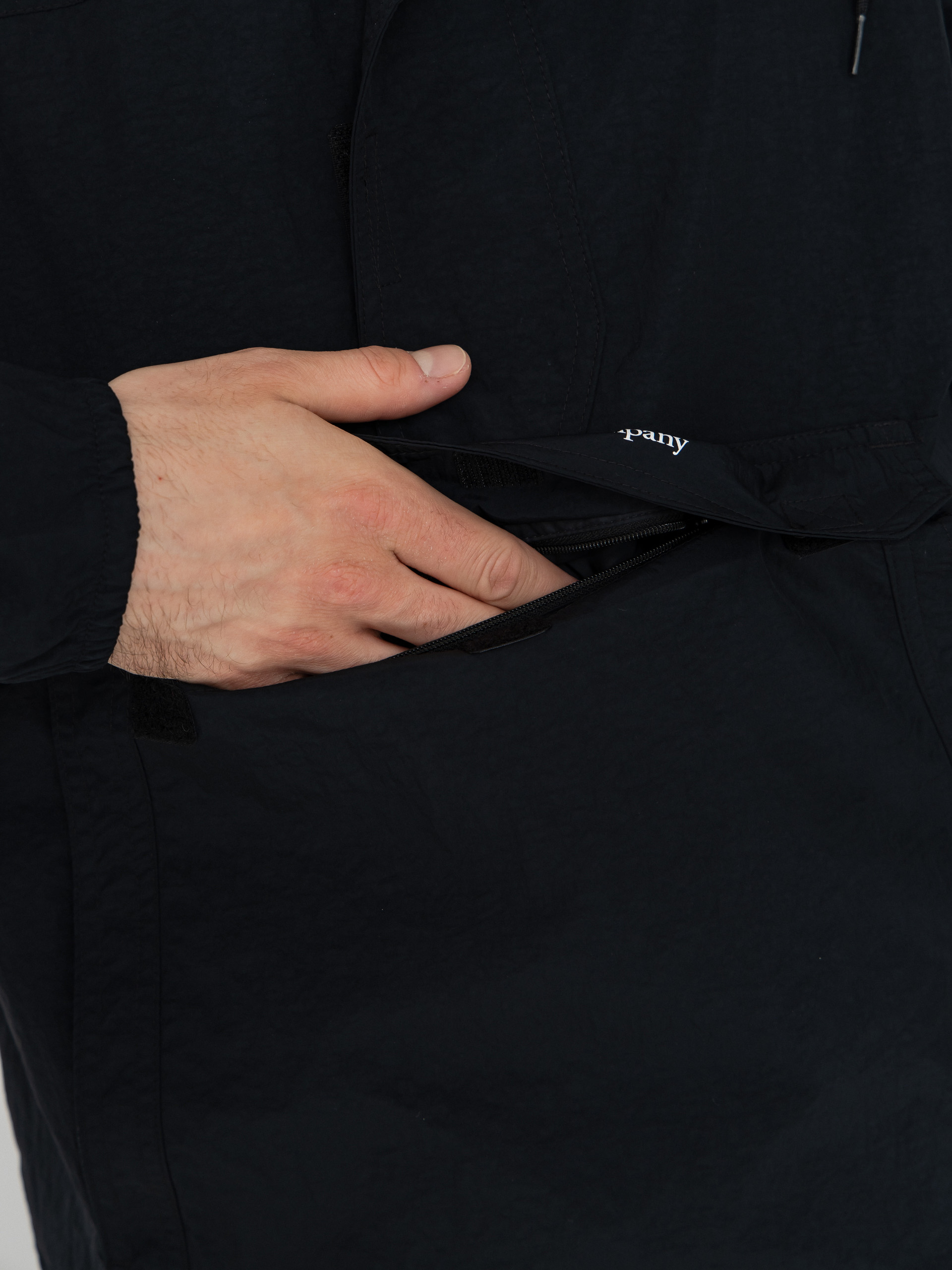 Columbia Challenger Windbreaker Anorak Jacket (black)