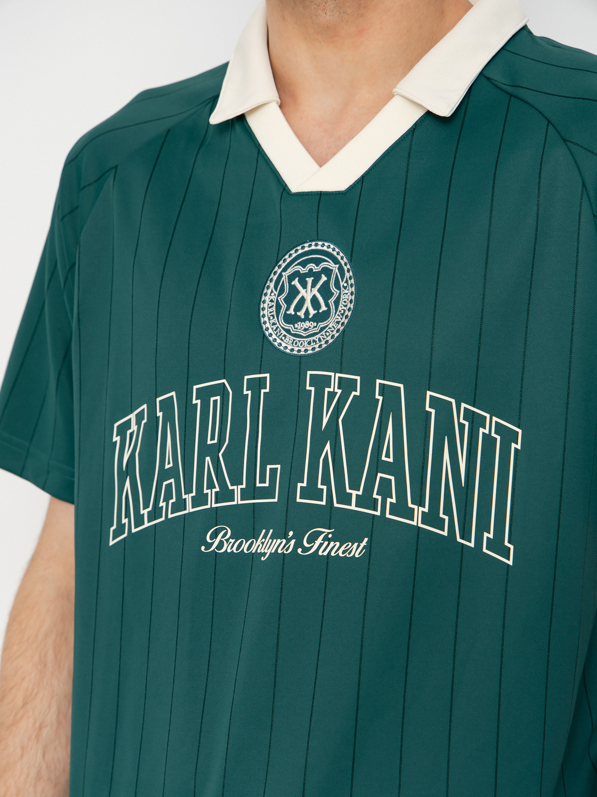 Karl Kani Heritage Emblem Shadow Pinstripe Soccer T-Shirt (green)