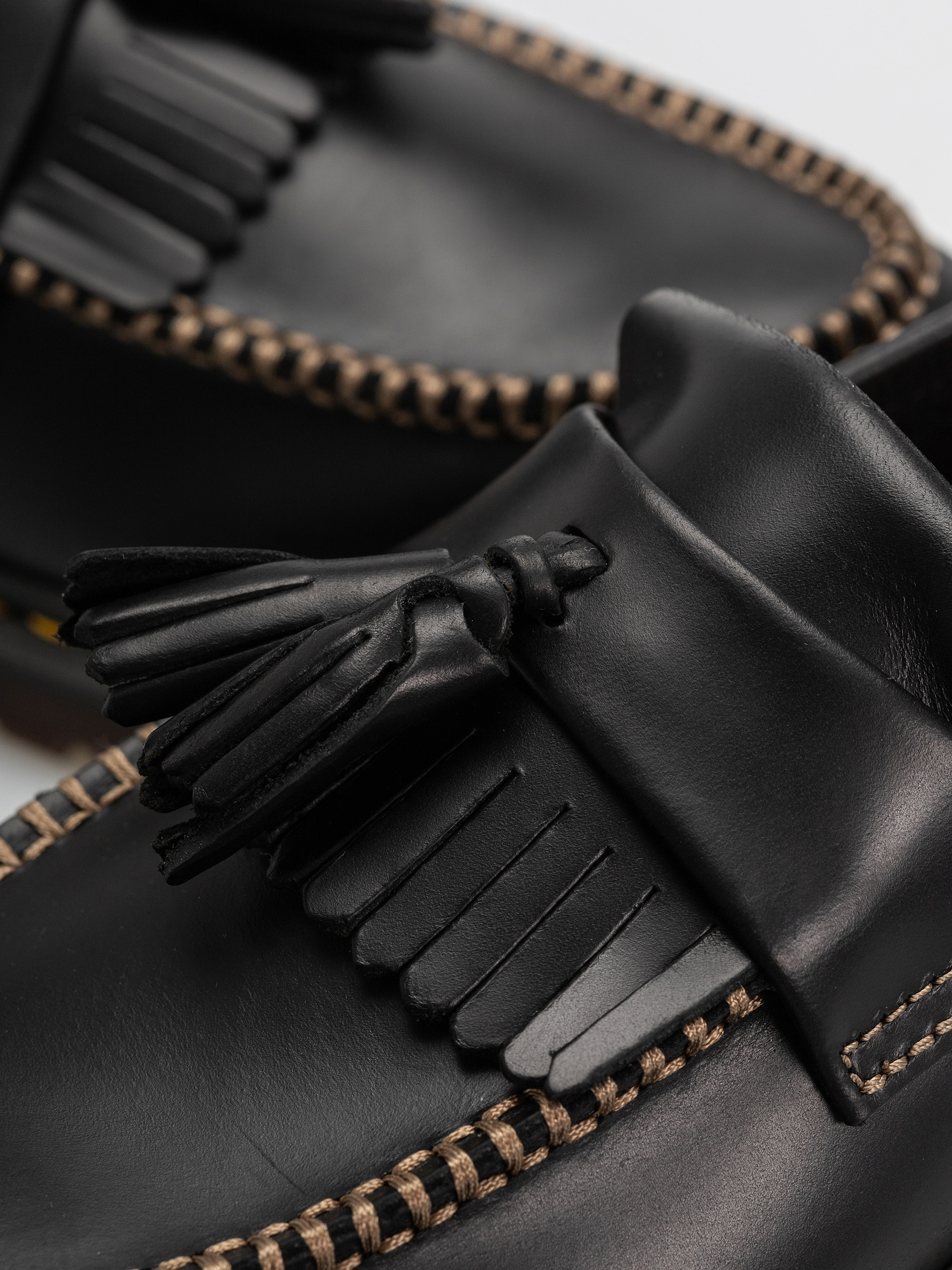 Dr. Martens Adrian Ben Tassel Loafer Shoes (black orleans)