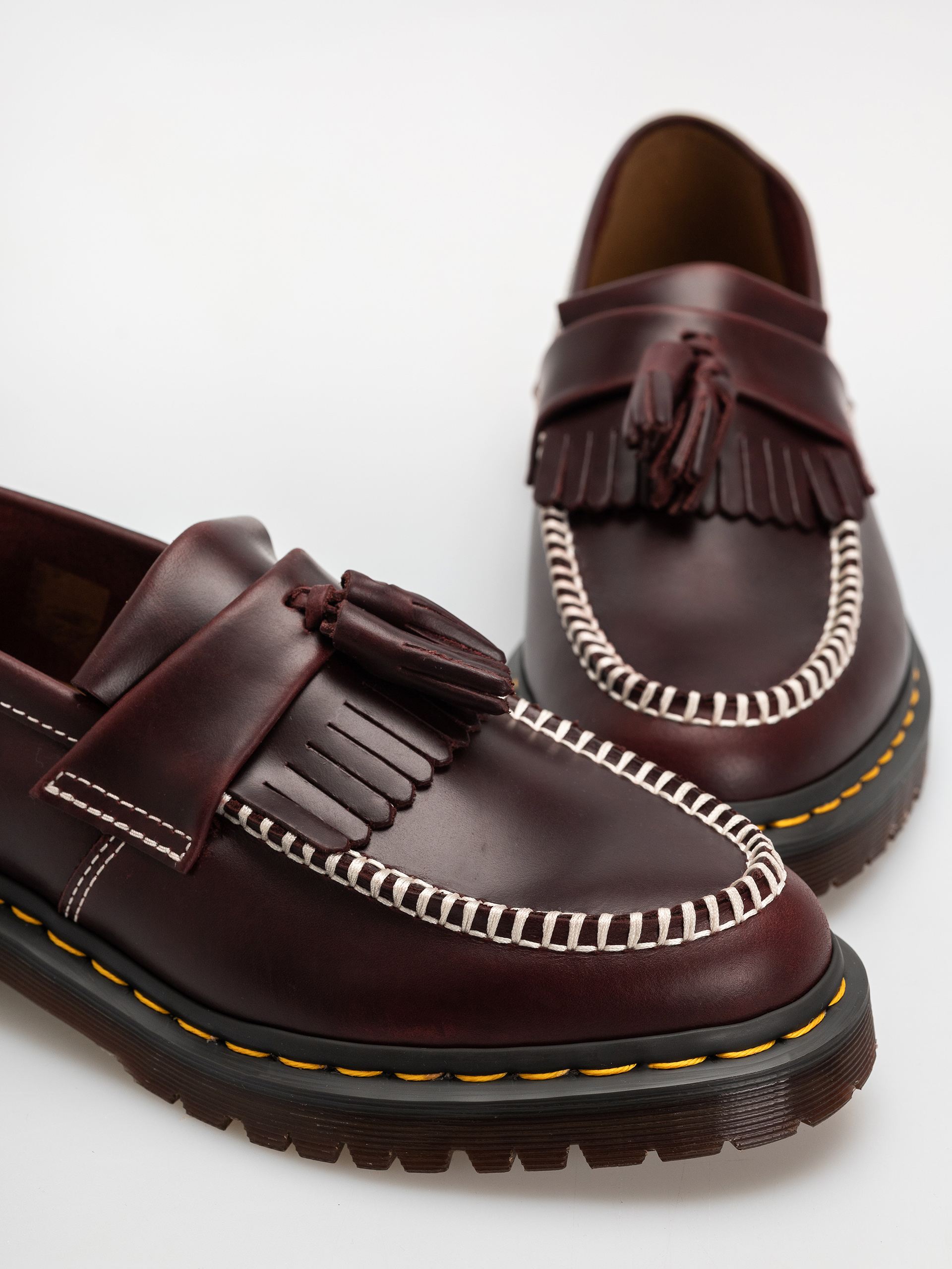 Dr. Martens Schuhe Adrian Ben Tassel Loafer (cherry red orleans)