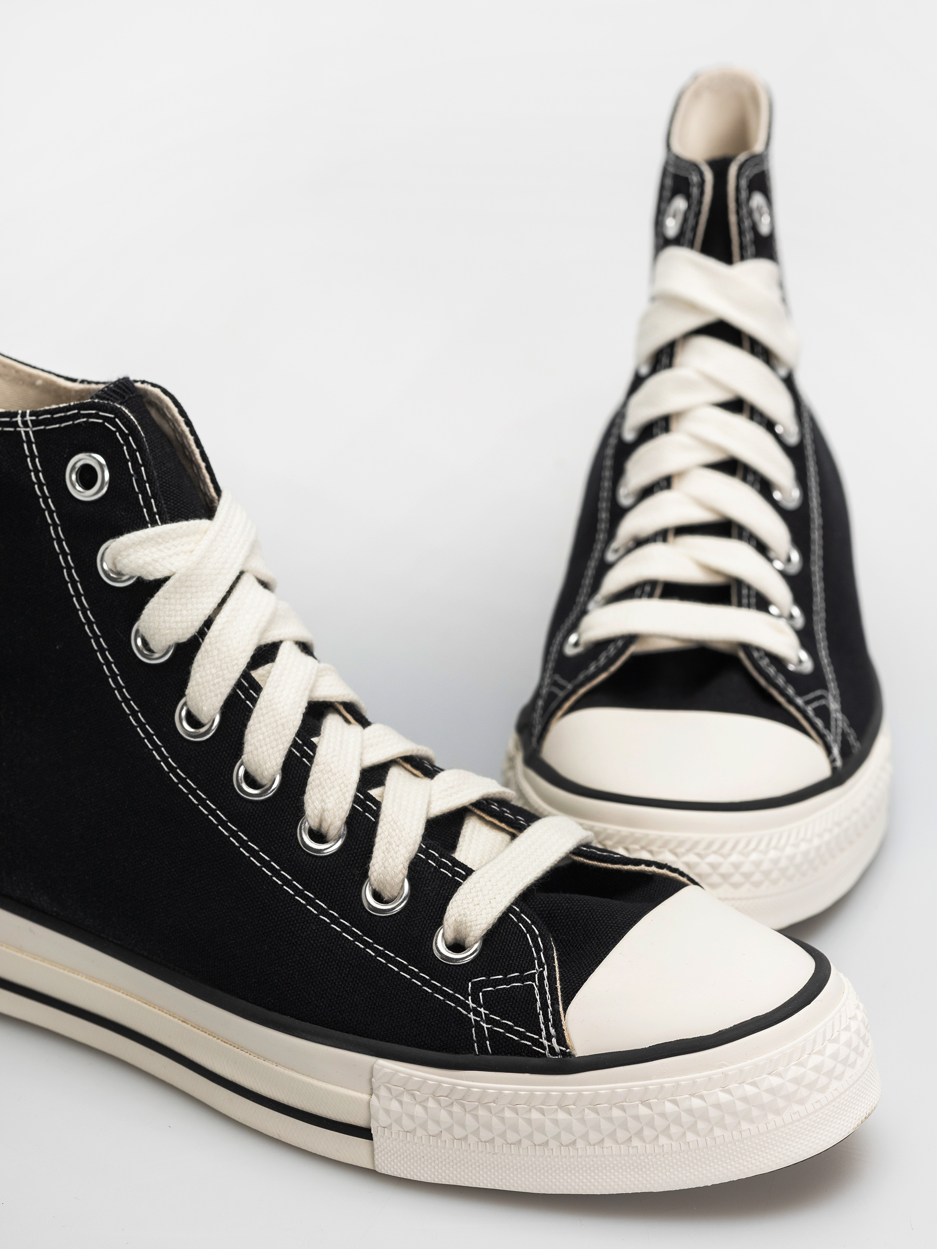 Converse Chucks Chuck Taylor Throwback Hi (black/vintage white)