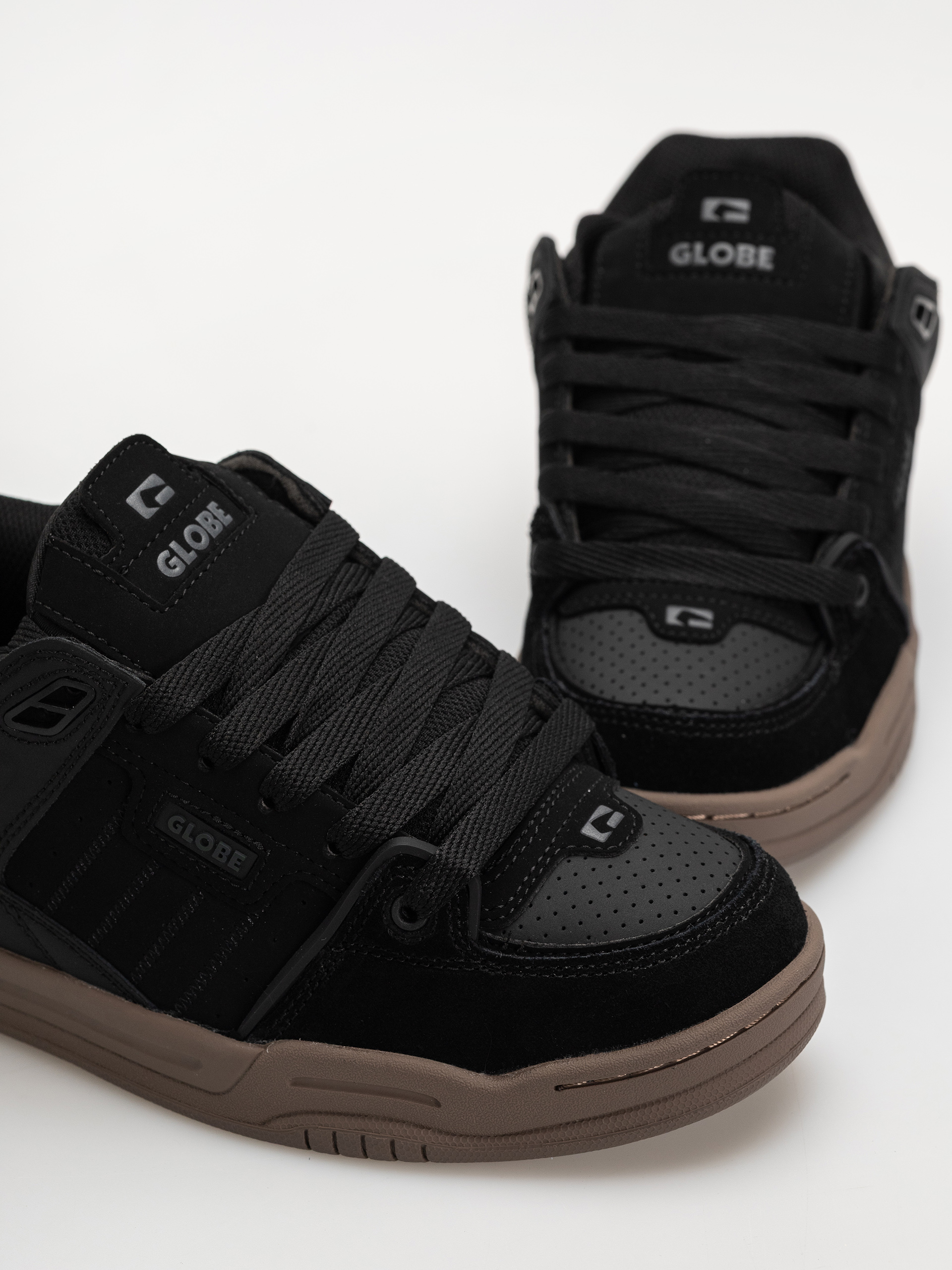 Globe Shoes Fusion (black/tobacco gum)