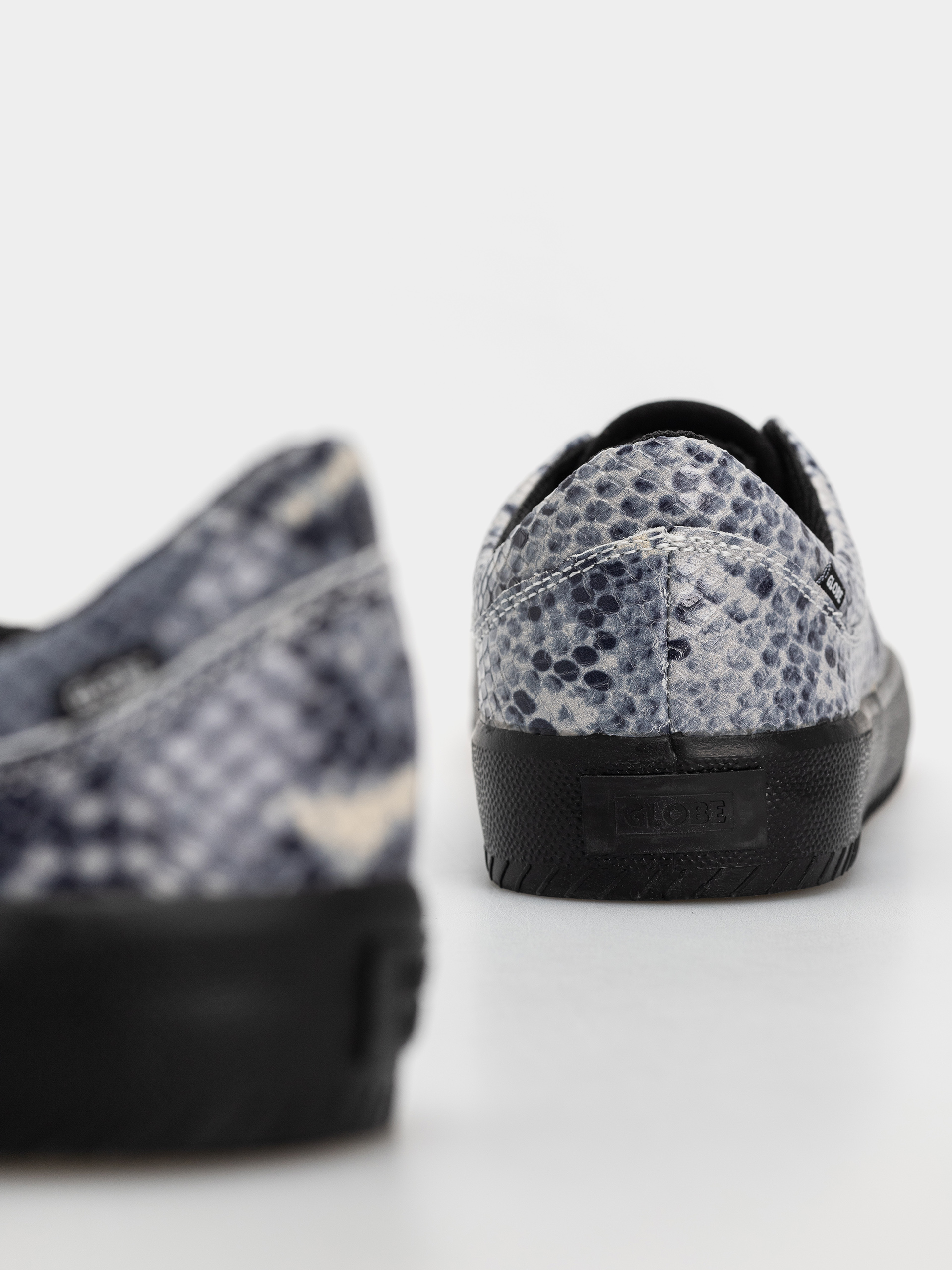 Globe Melbek Schuhe (wasted talent black/snake)