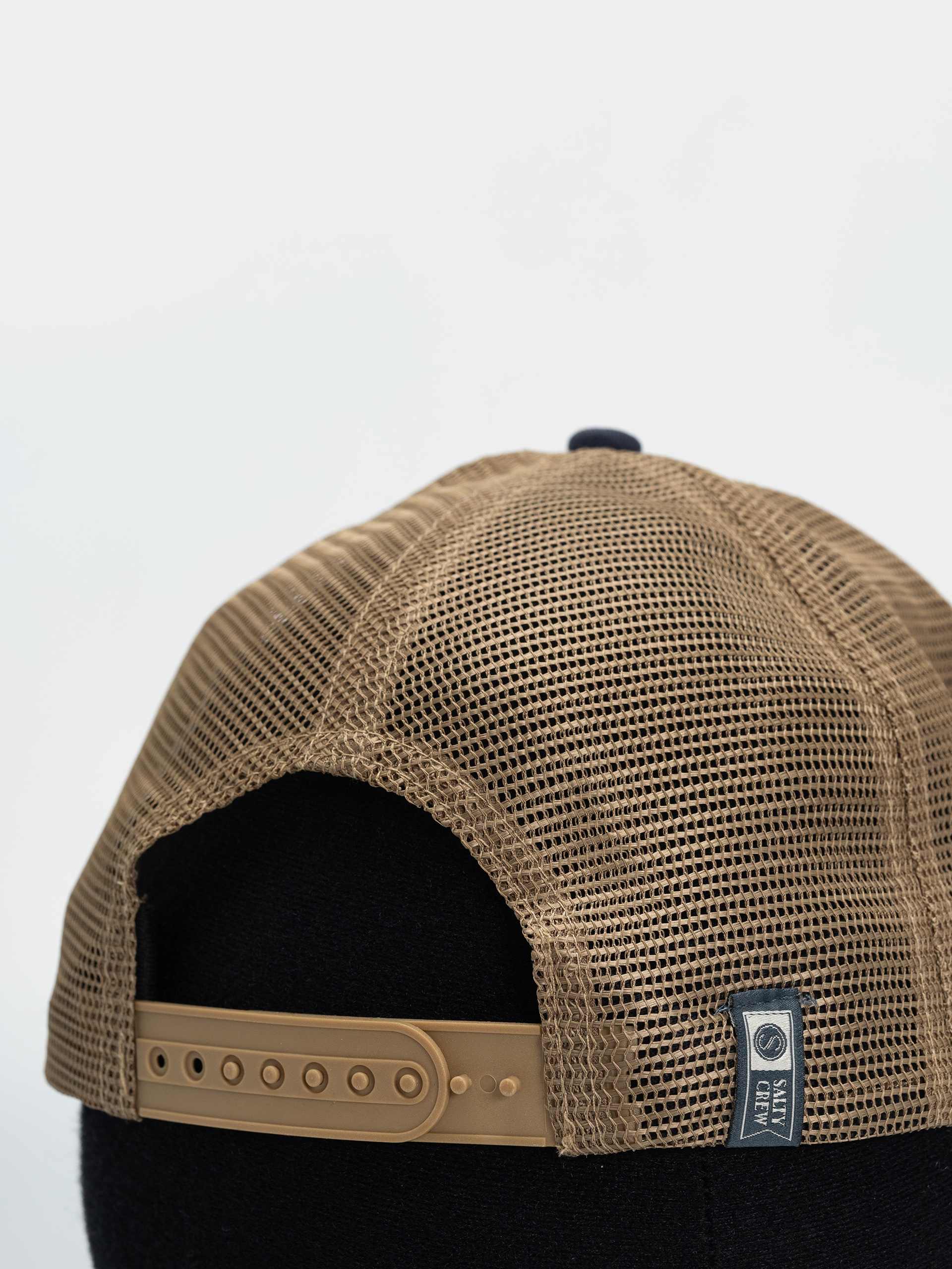 Salty Crew Mahi Surface Trucker Cap (navy/gold)