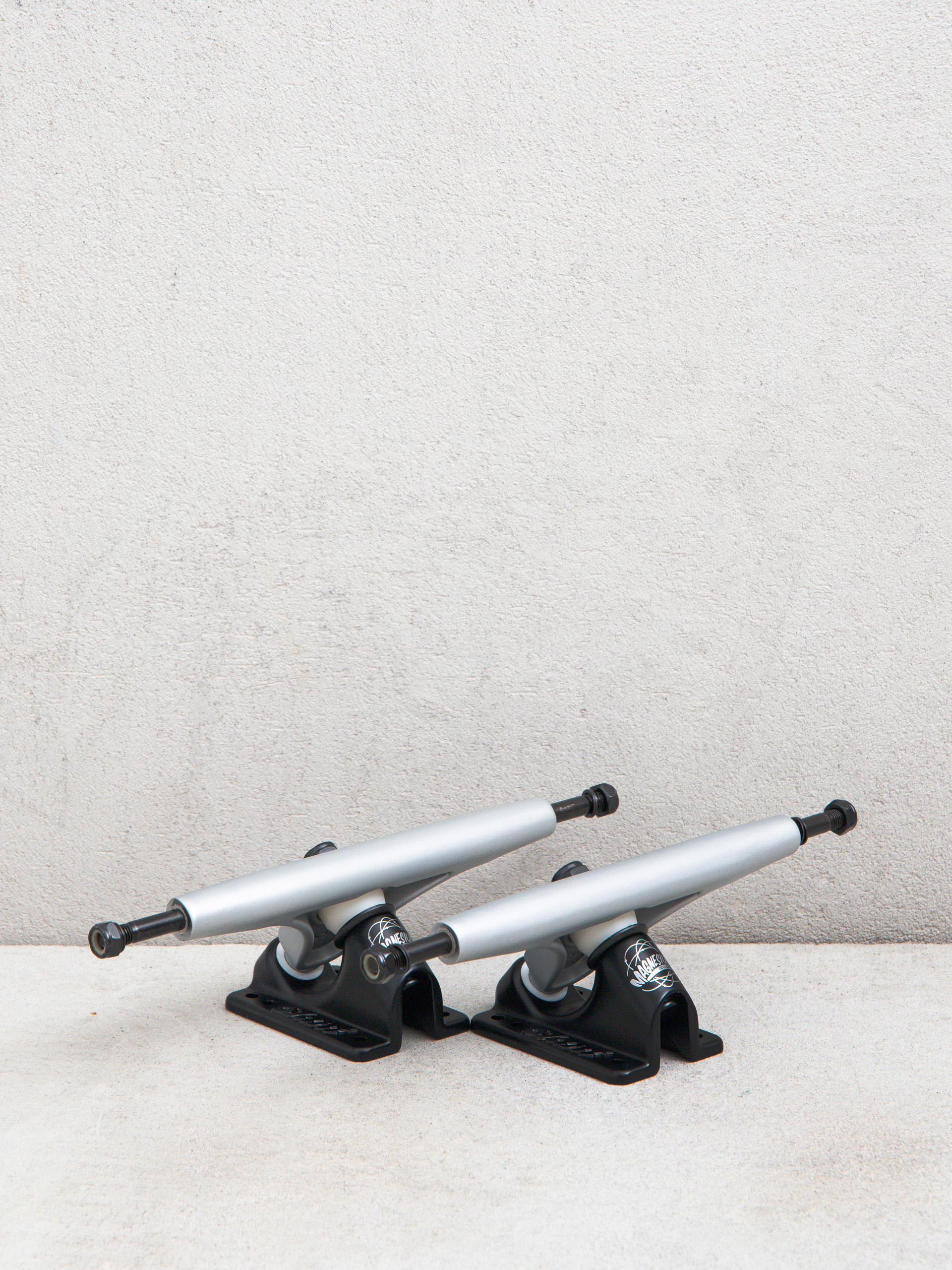 Globe Trucks Slant Mag Reverse Kingpin (grey/black)