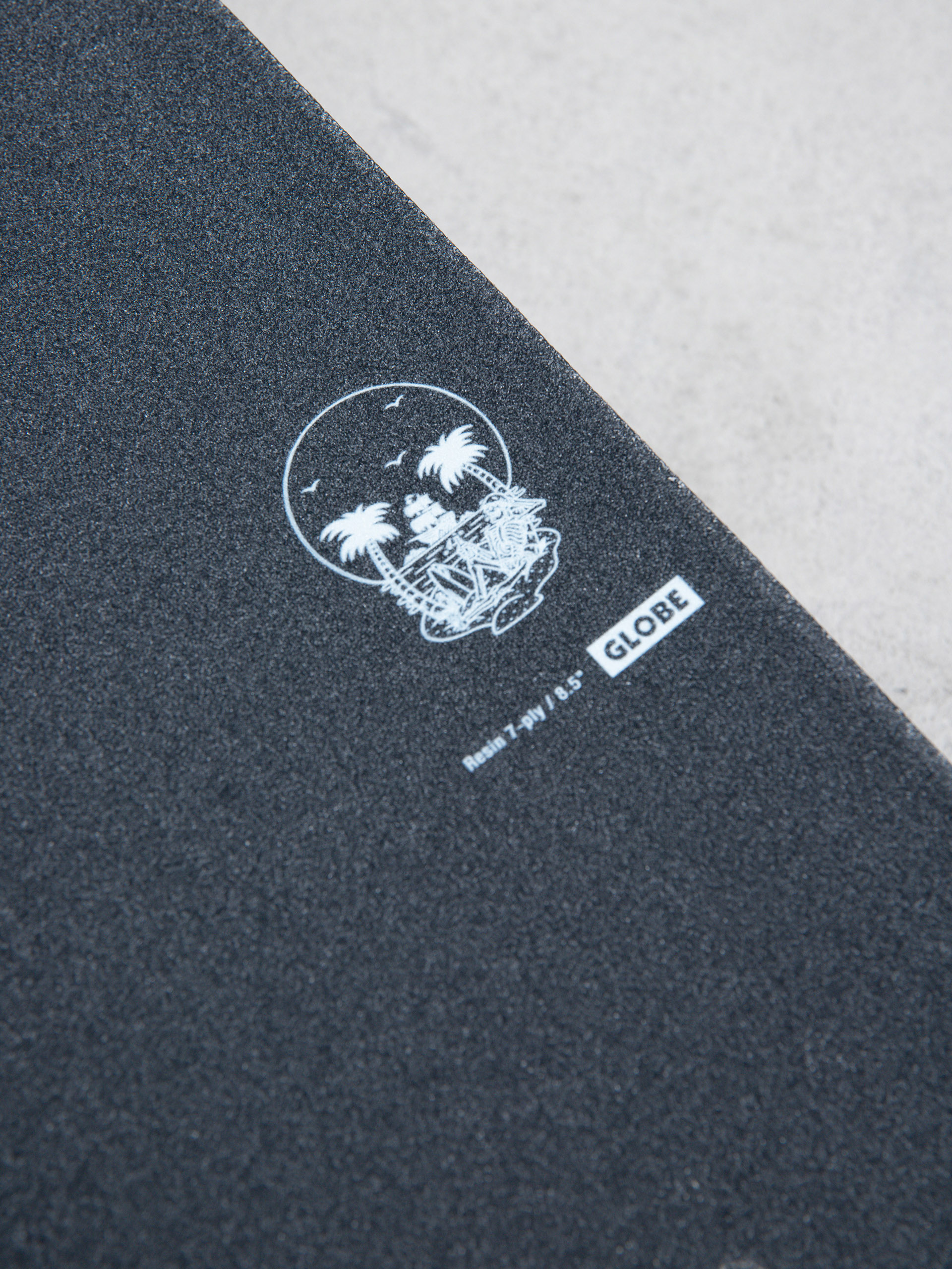 Globe Skateboard G2 Reflection (black/purple)