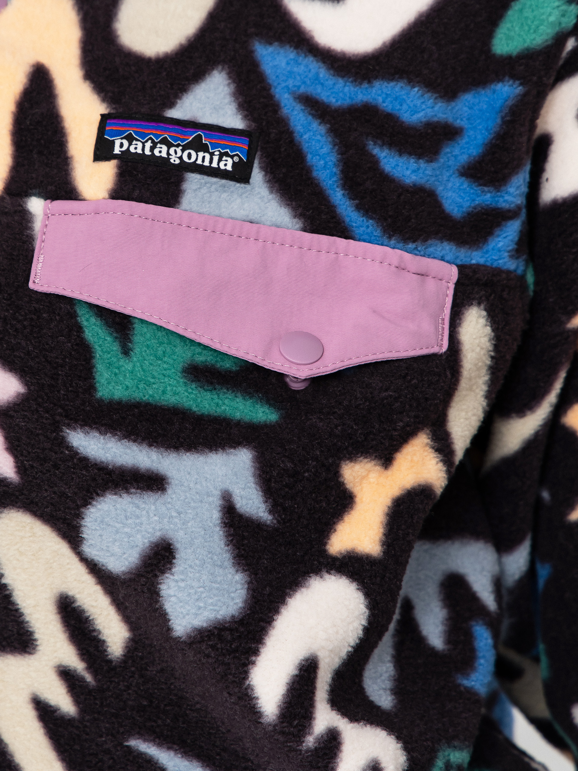 Damen Patagonia Lightweight Synchilla Snap T Fleece Jacke (kaleido/black)