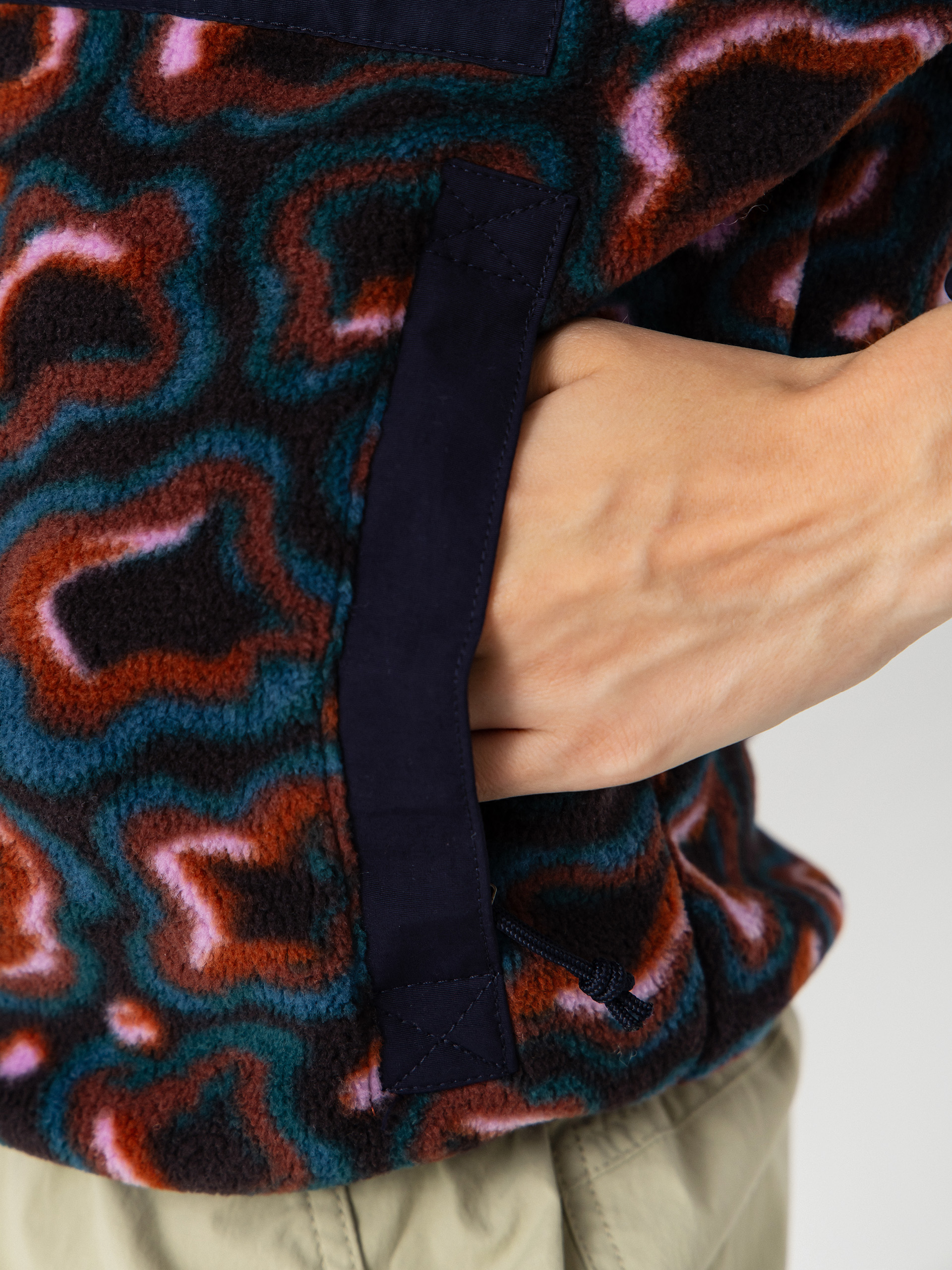 Womens Patagonia Synch Fleece  (soft spirea dried vanilla)