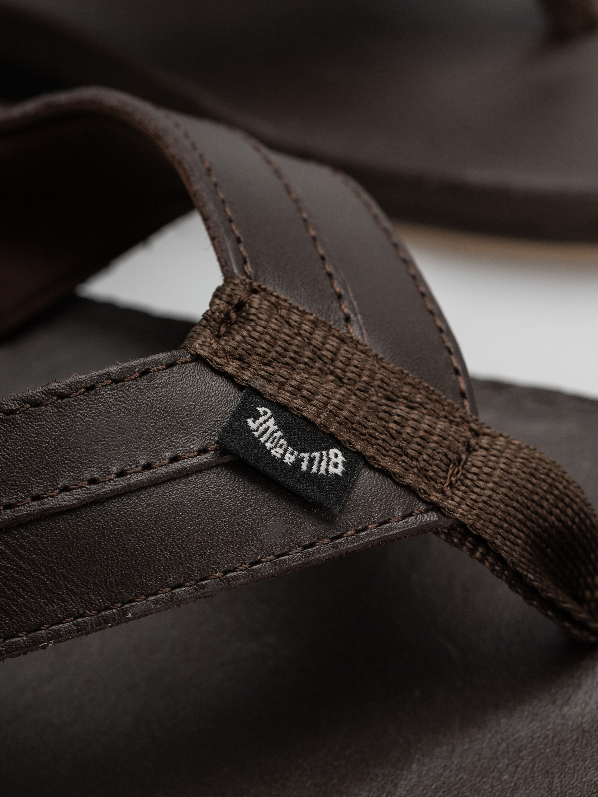 Billabong Mojave Leather Flip Flops (dark brown)