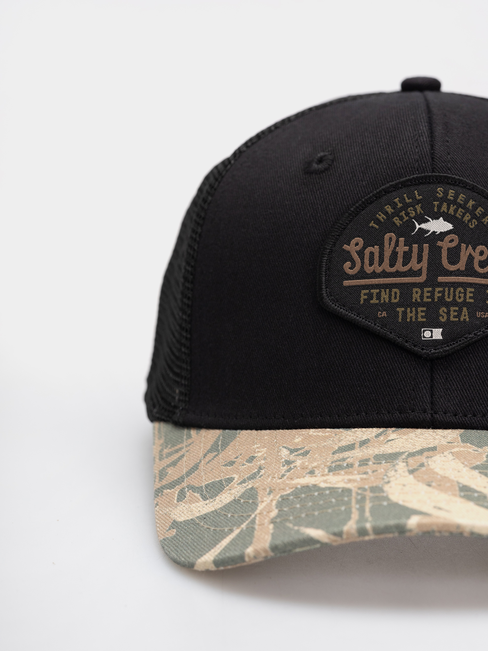 Salty Crew Cap Border Trucker (black camo)